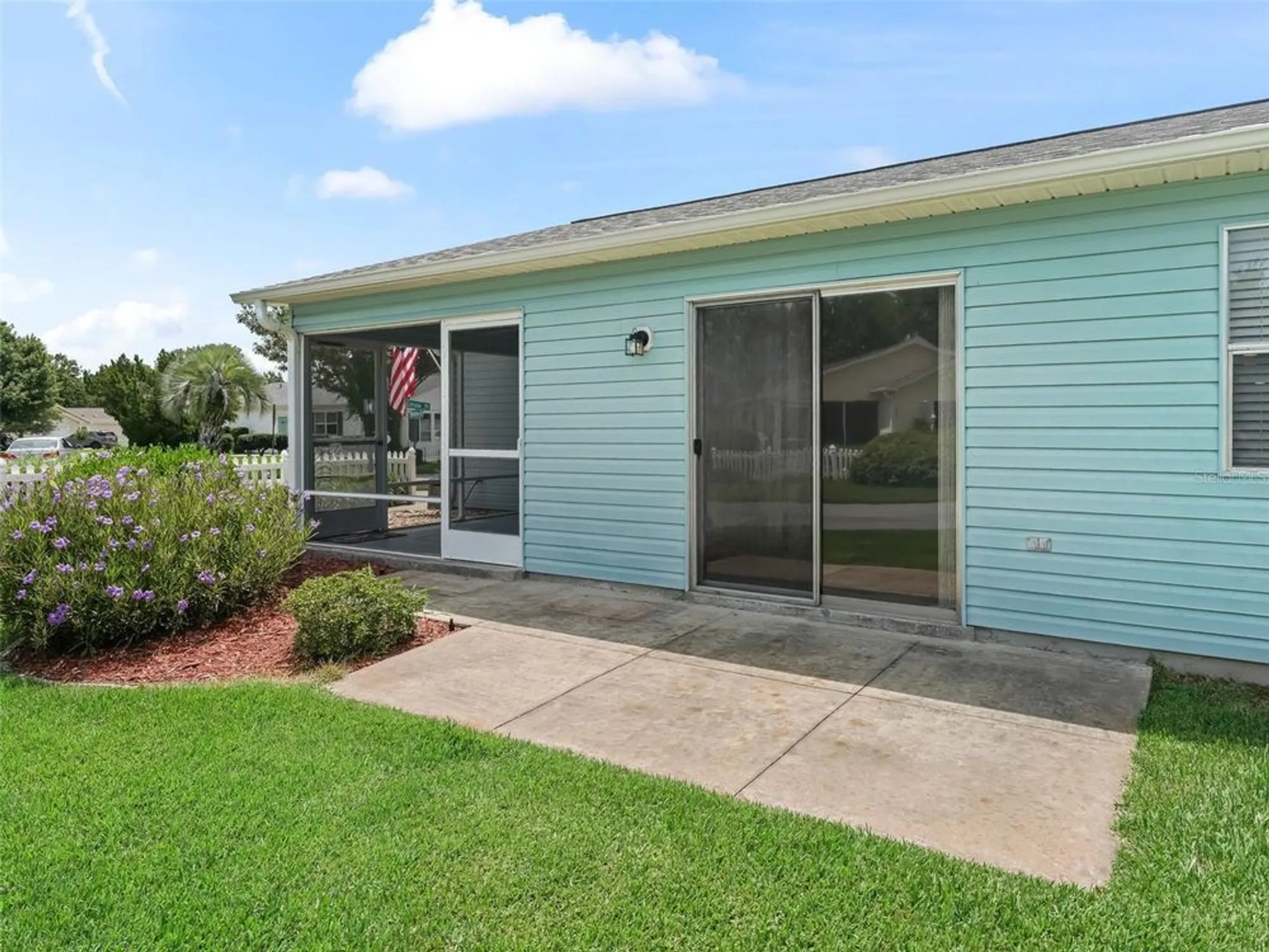 Property Slideshow image 4 of 25 | 220 estrada pl, The Villages, FL, 32159