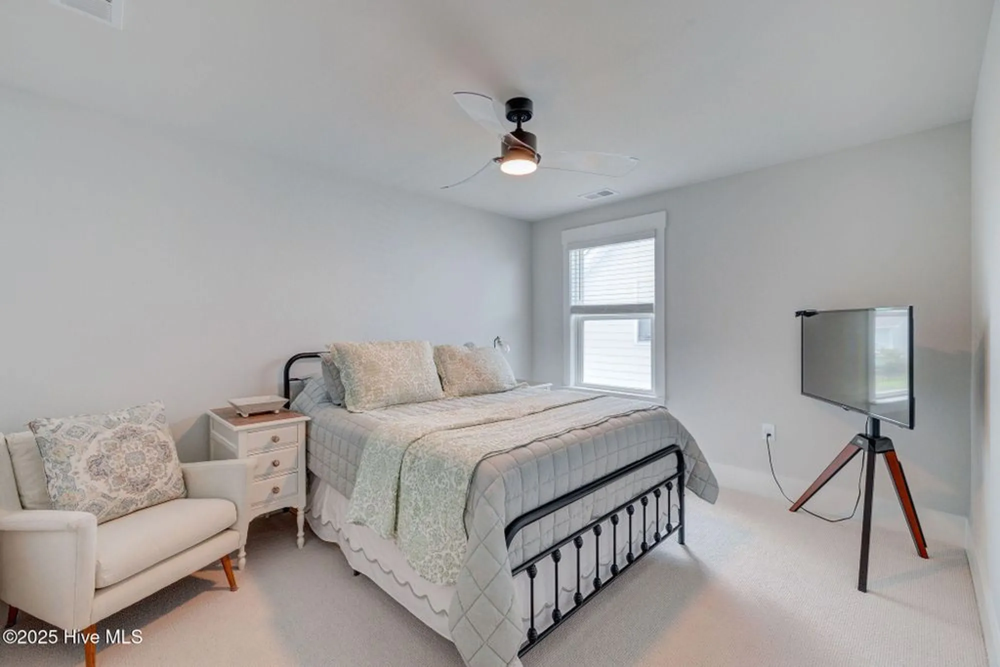 Property Slideshow image 36 of 109 | 1368 trisail ter, Wilmington, NC, 28412