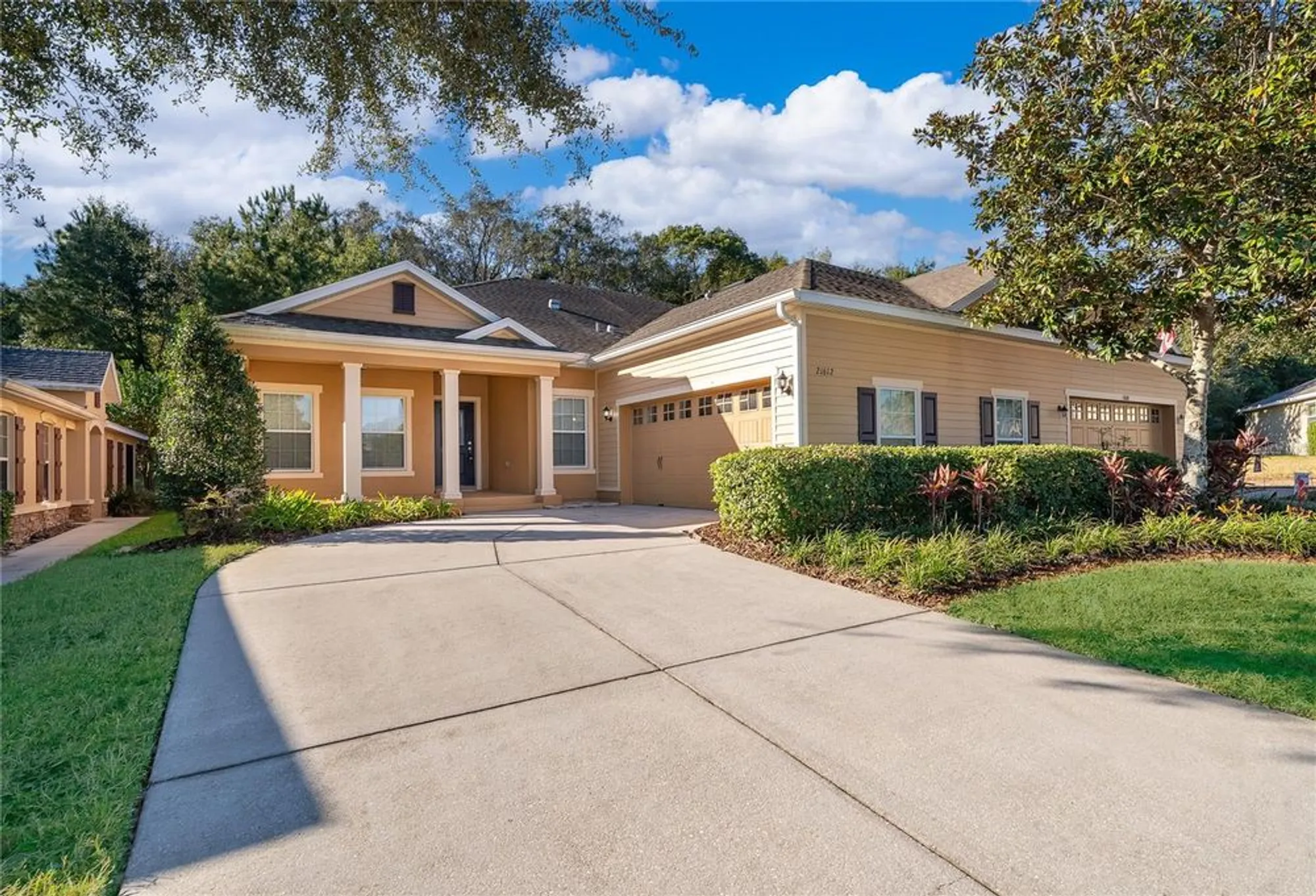 Property Slideshow image 1 of 28 | 21612 belgian ct, Mount Dora, FL, 32757