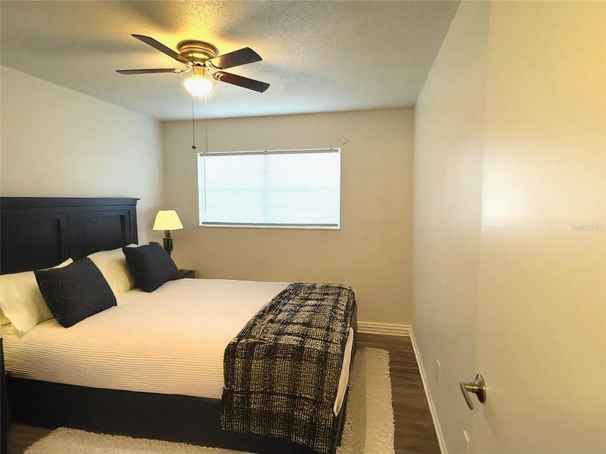 Property Slideshow image 10 of 14 | 2042 australia way 2, Clearwater, FL, 33763