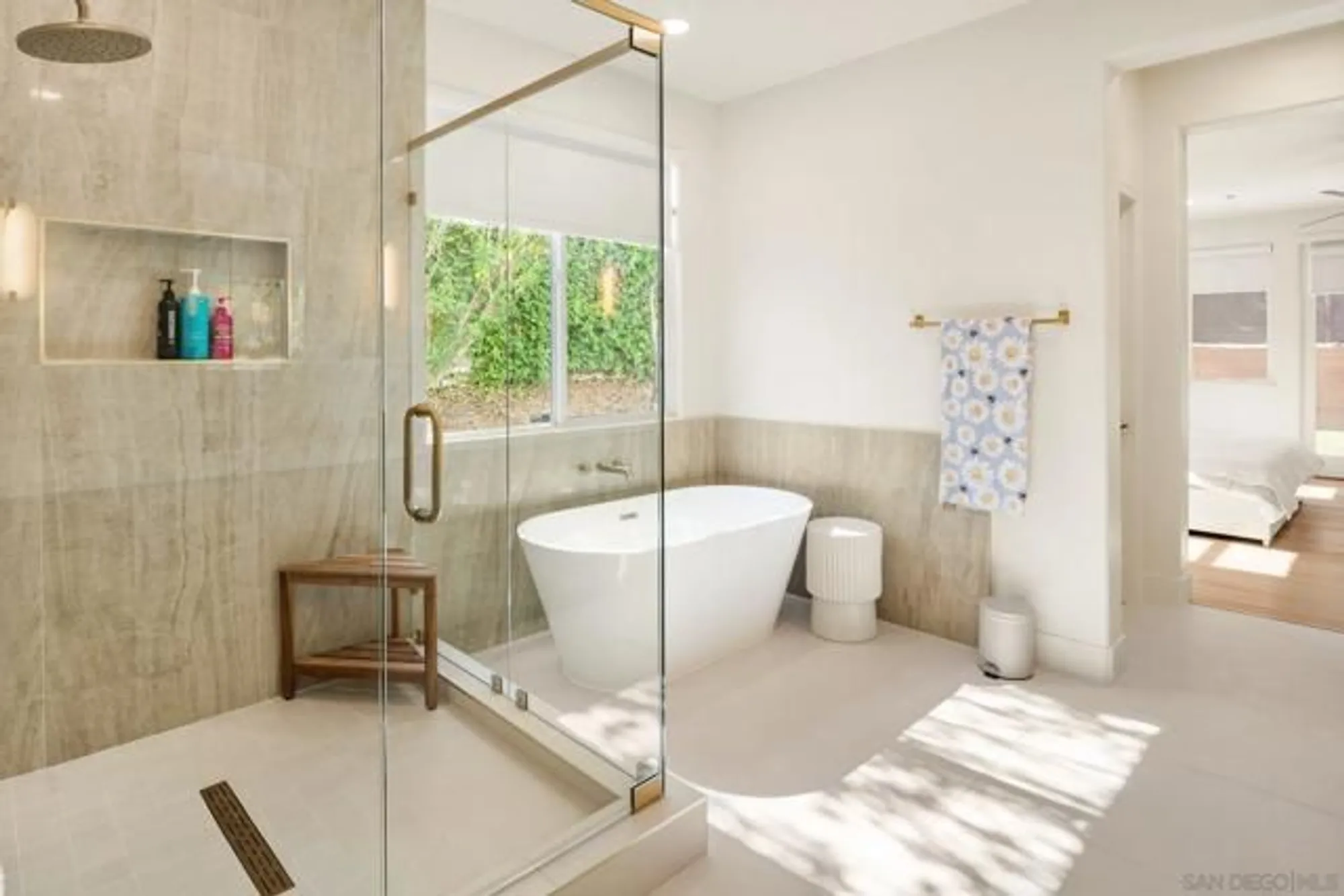 Property Slideshow image 42 of 61 | 10528 pinion trl, Escondido, CA, 92026