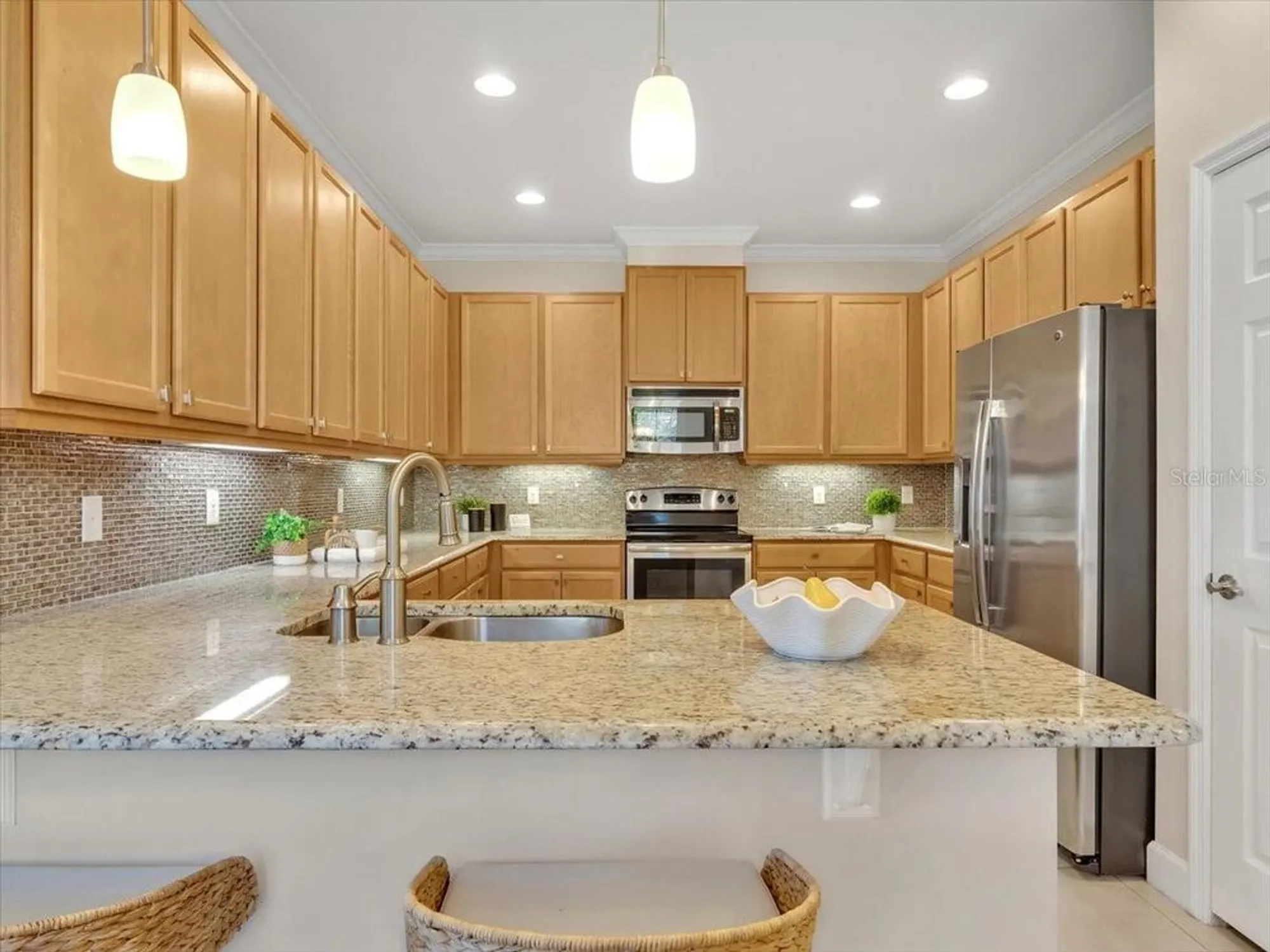 Property Slideshow image 11 of 52 | 635 chipper dr, Sun City Center, FL, 33573