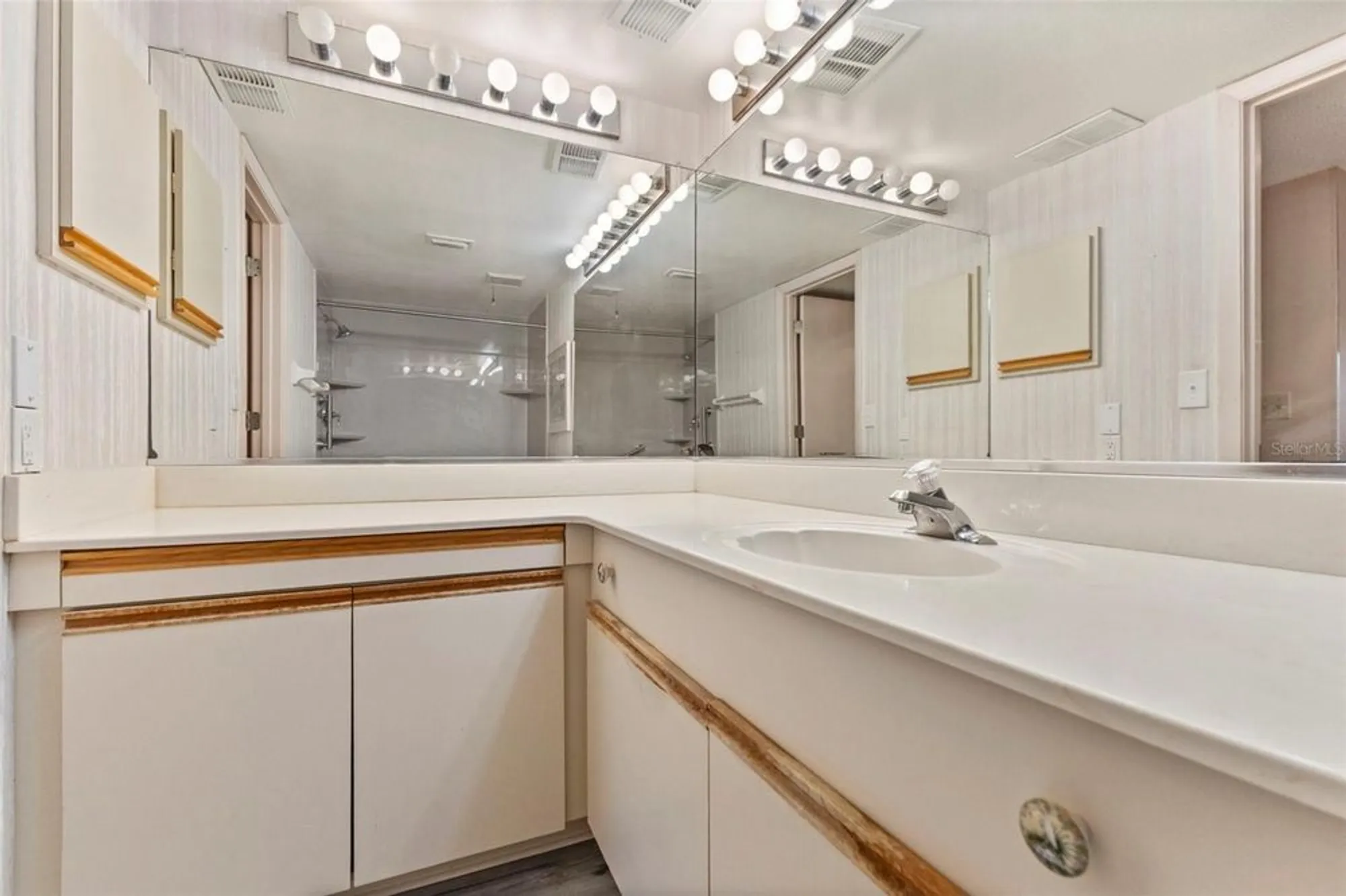 Property Slideshow image 18 of 40 | 7680 eagle creek dr # 7680, Sarasota, FL, 34243