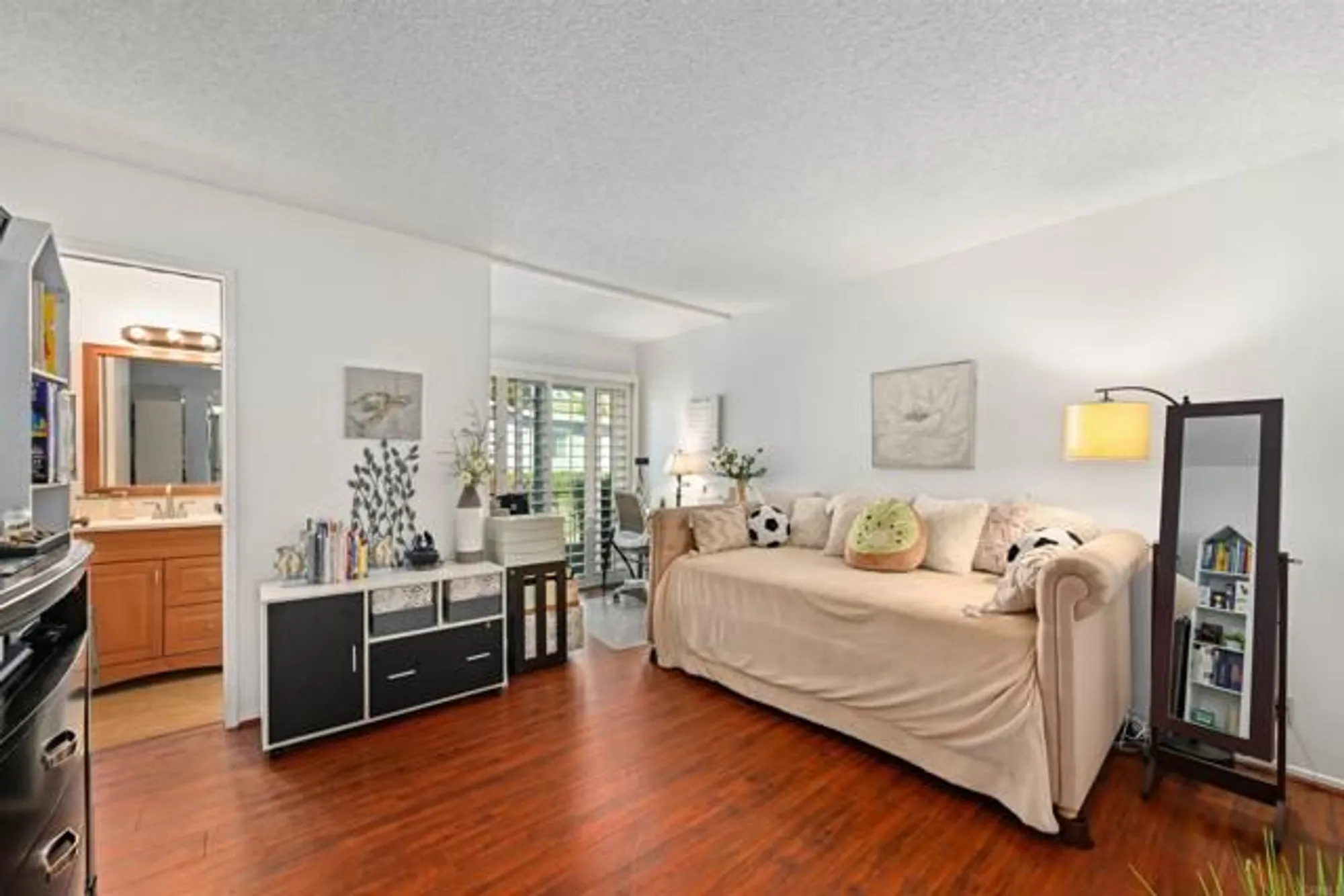 Property Slideshow image 16 of 29 | 3594 pear blossom dr, Oceanside, CA, 92057