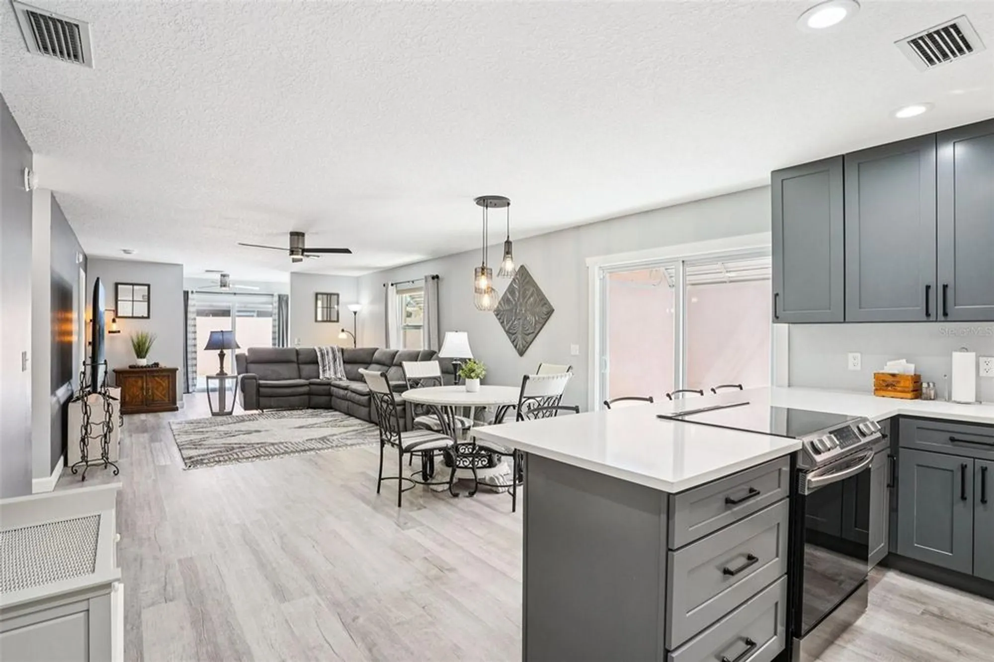 Property Slideshow image 5 of 37 | 809 alvarado pl, The Villages, FL, 32159