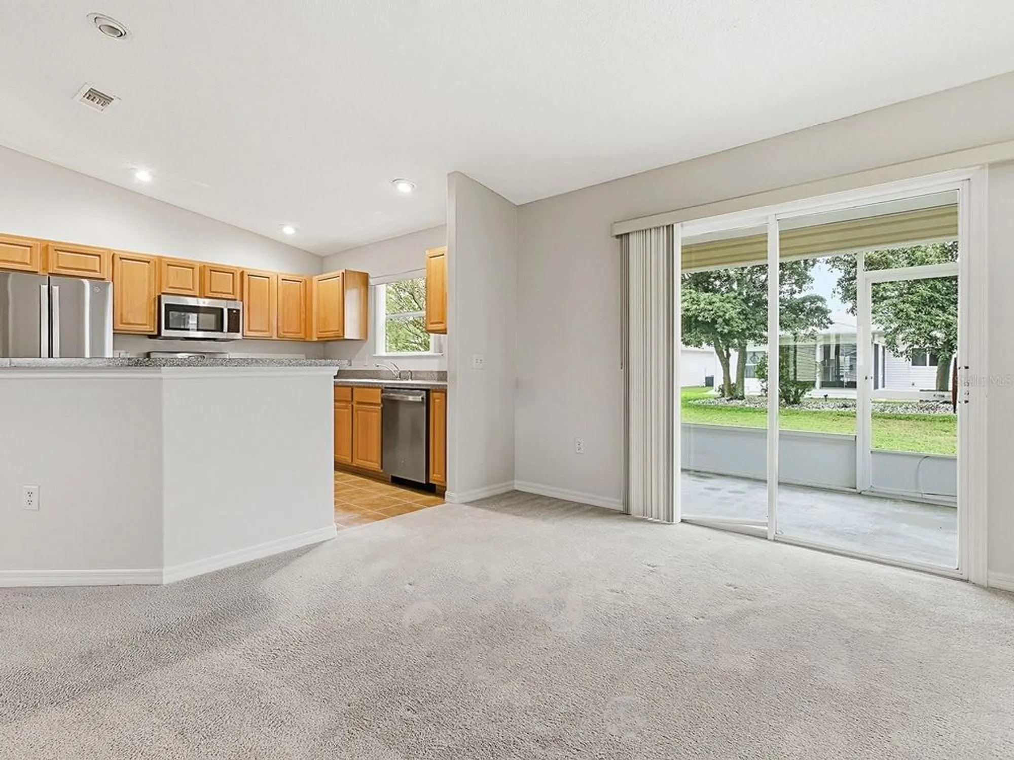 Property Slideshow image 16 of 41 | 231 bentwood dr, Leesburg, FL, 34748