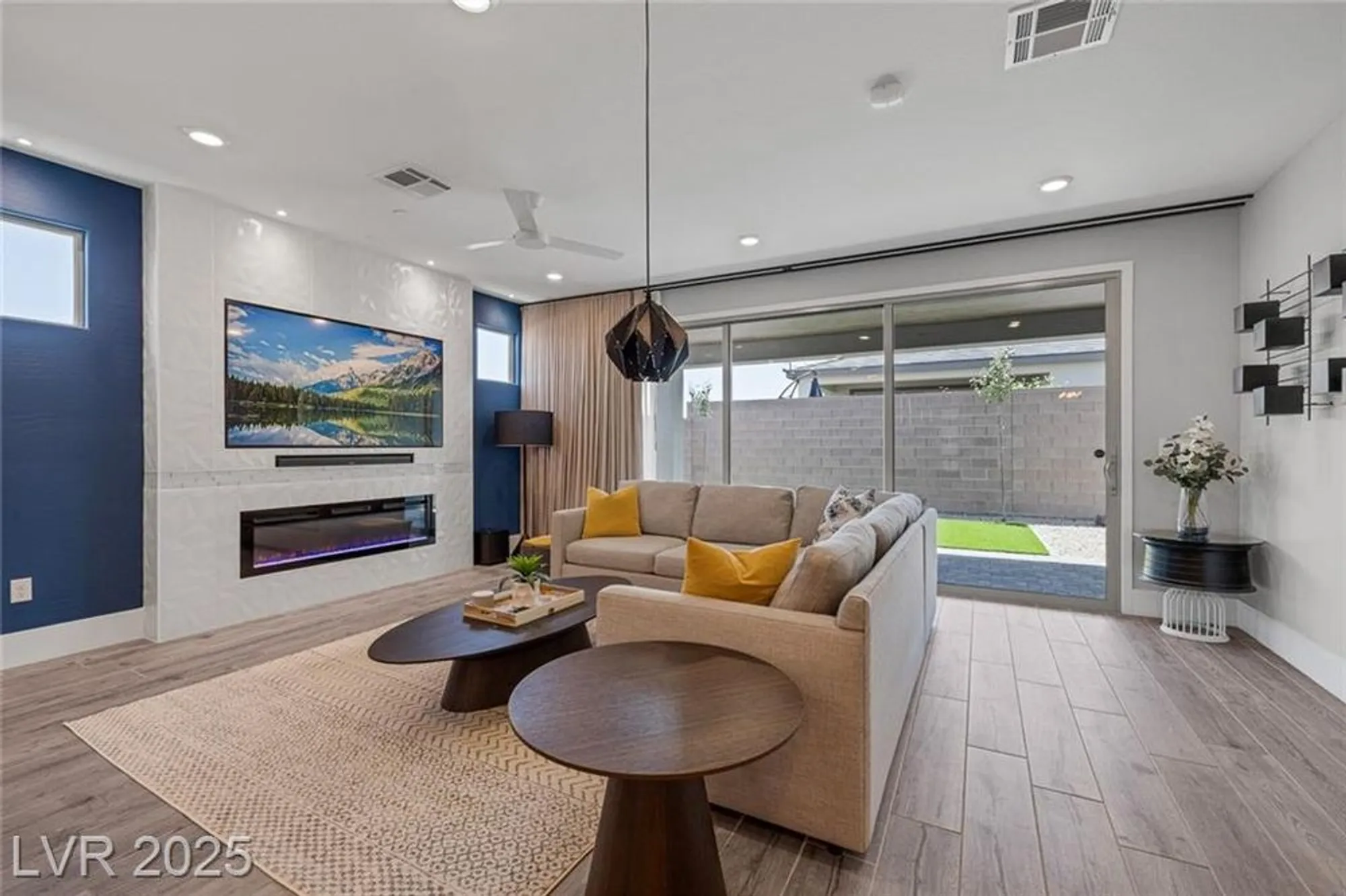 Property Slideshow image 16 of 42 | 9617 sard ln, Las Vegas, NV, 89143