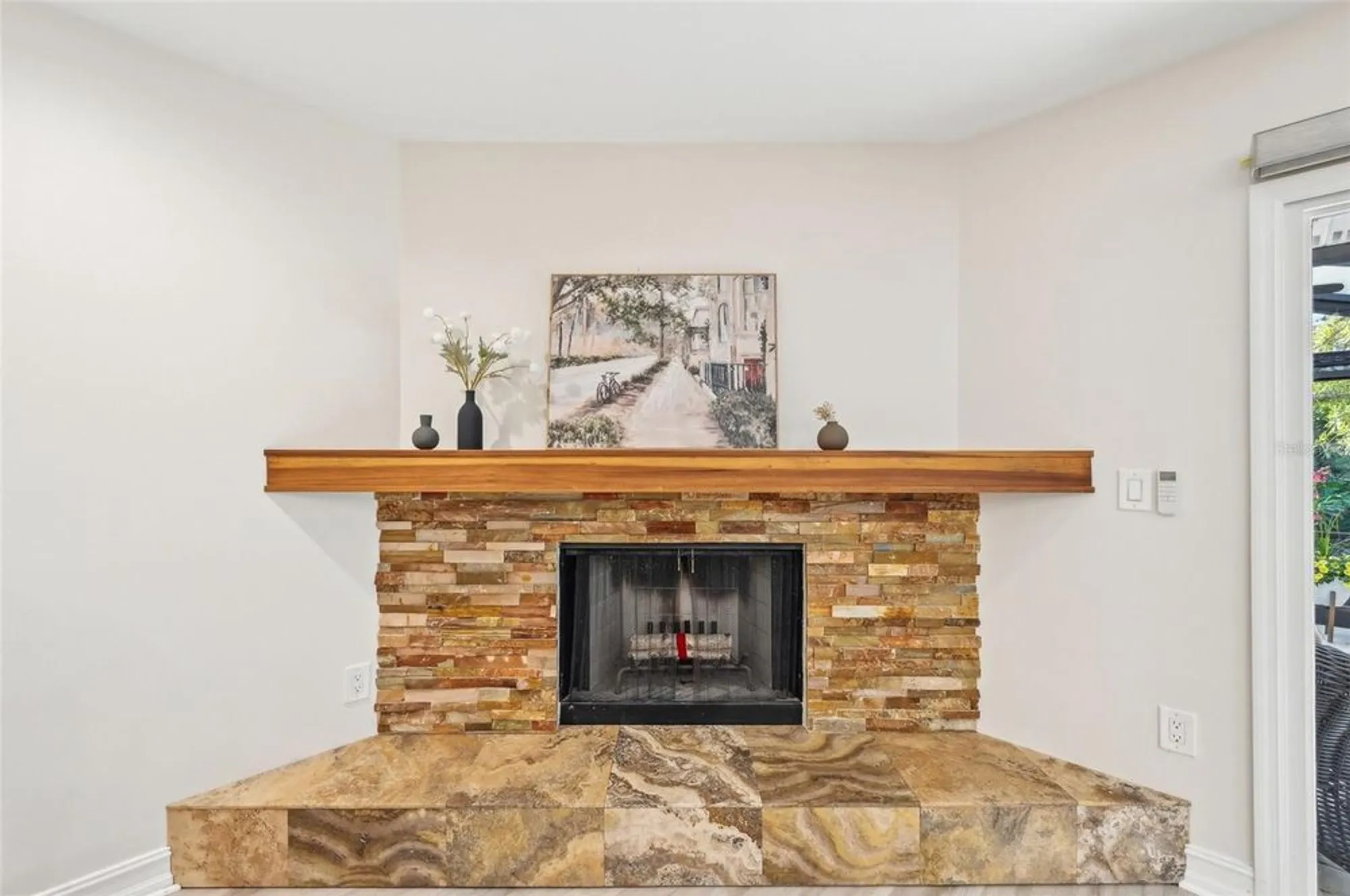 Property Slideshow image 10 of 45 | 3880 wilshire cir # 28, Sarasota, FL, 34238