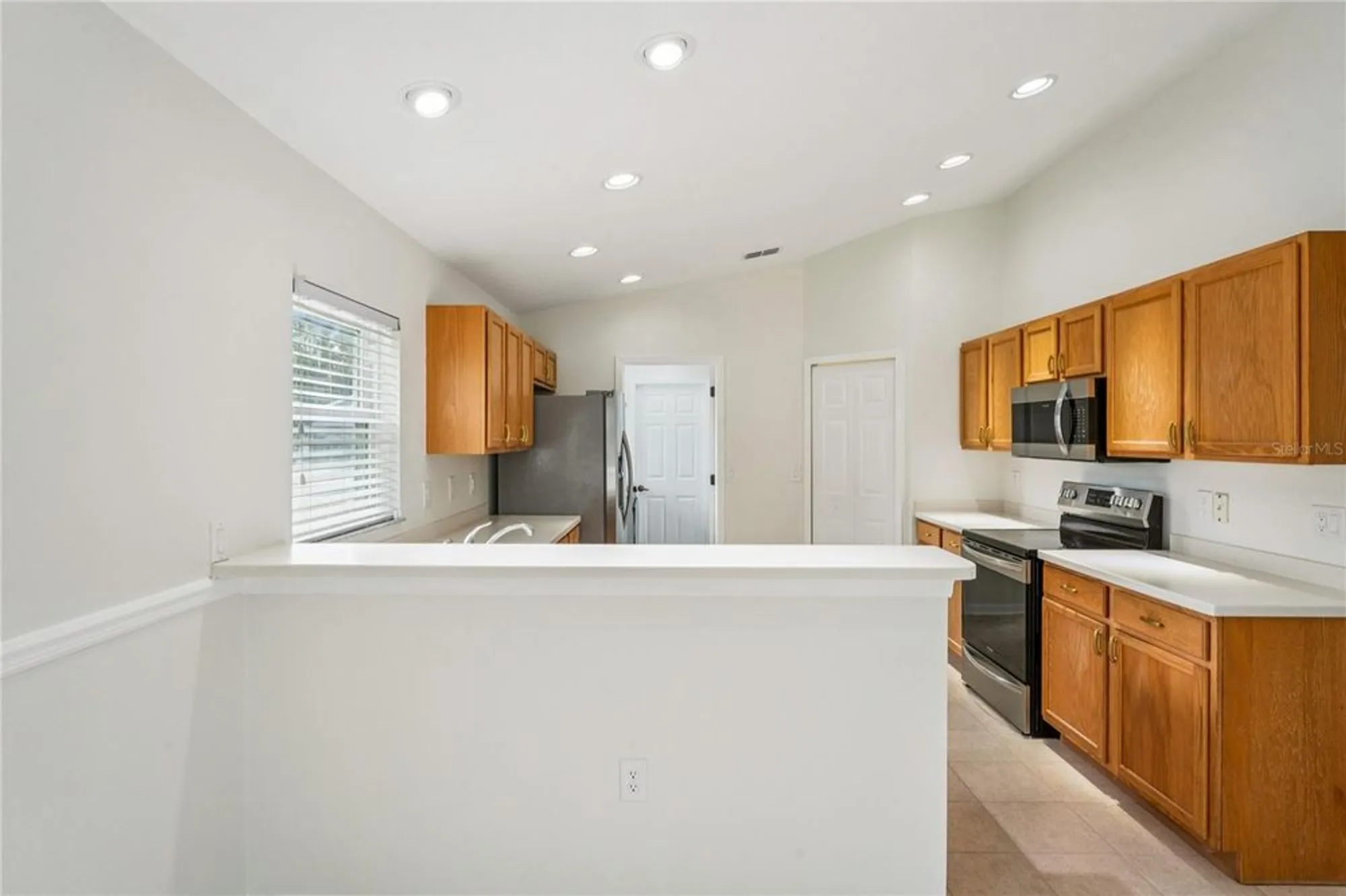 Property Slideshow image 11 of 81 | 322 greenwich cir, Spring Hill, FL, 34609