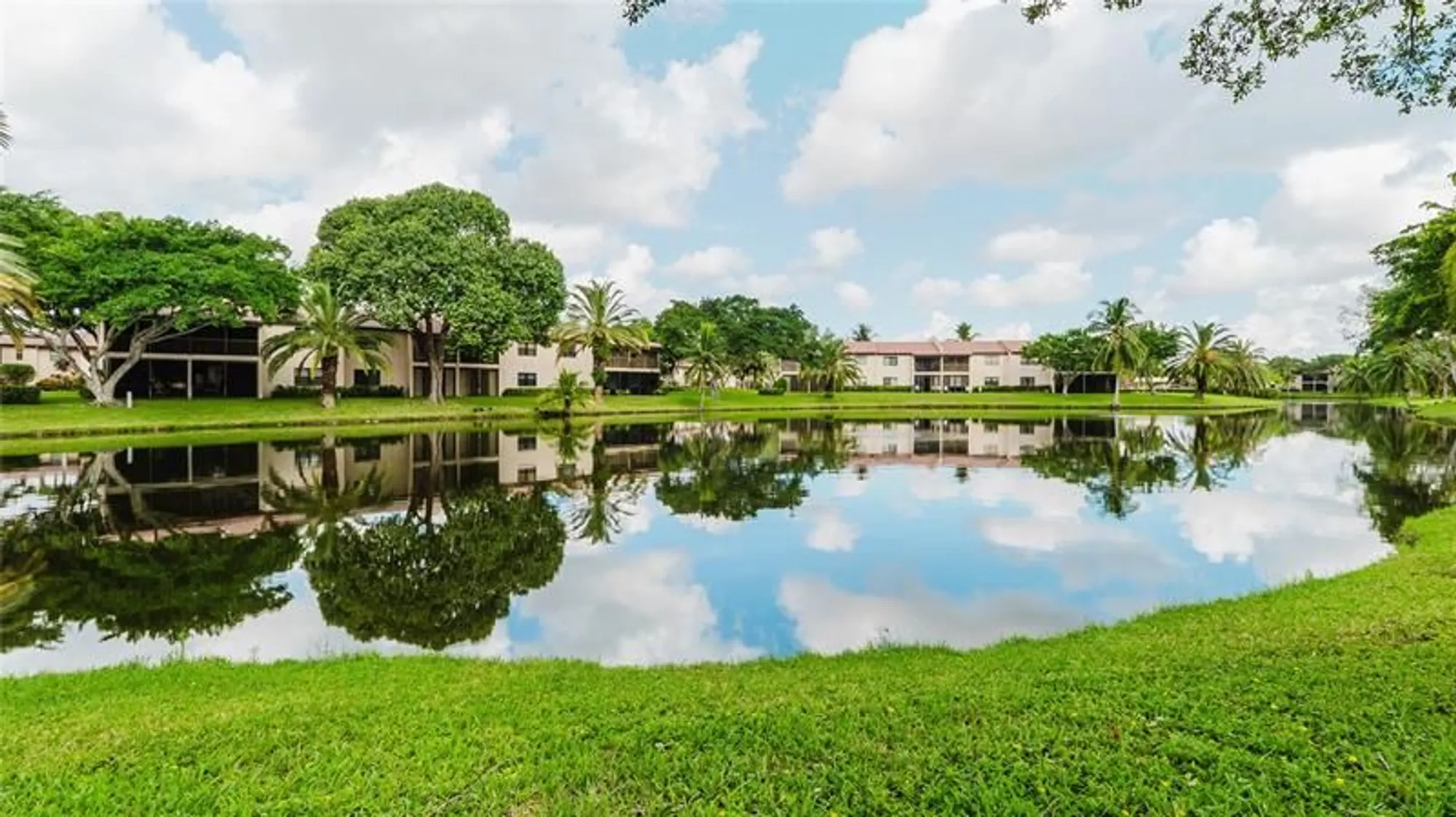Property Slideshow image 27 of 32 | 9277 vista del lago apt 39b, Boca Raton, FL, 33428