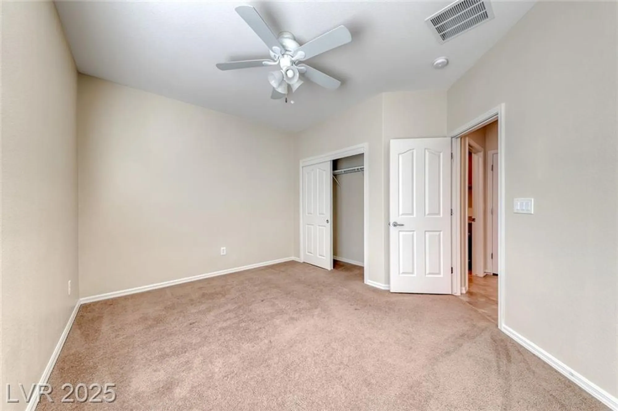 Property Slideshow image 32 of 56 | 2218 sandstone cliffs dr, Henderson, NV, 89044