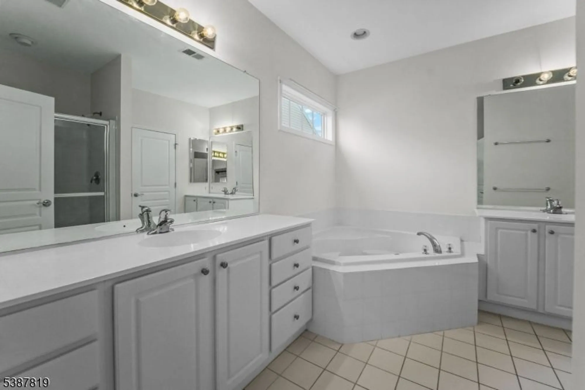 Property Slideshow image 17 of 23 | 373 windfall ln, Somerset, NJ, 08873