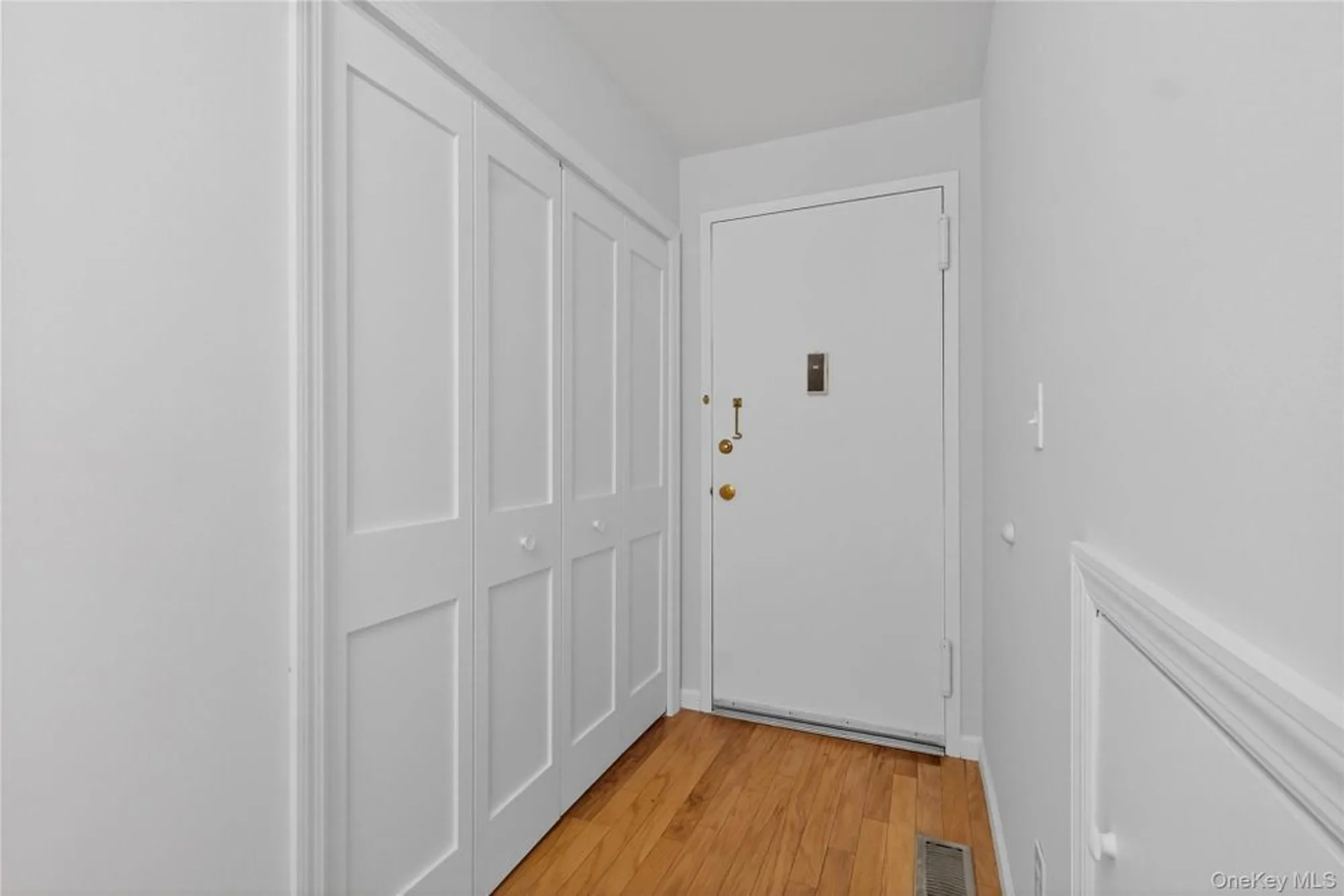 Property Slideshow image 5 of 44 | 41 jefferson oval b, Yorktown Heights, NY, 10598