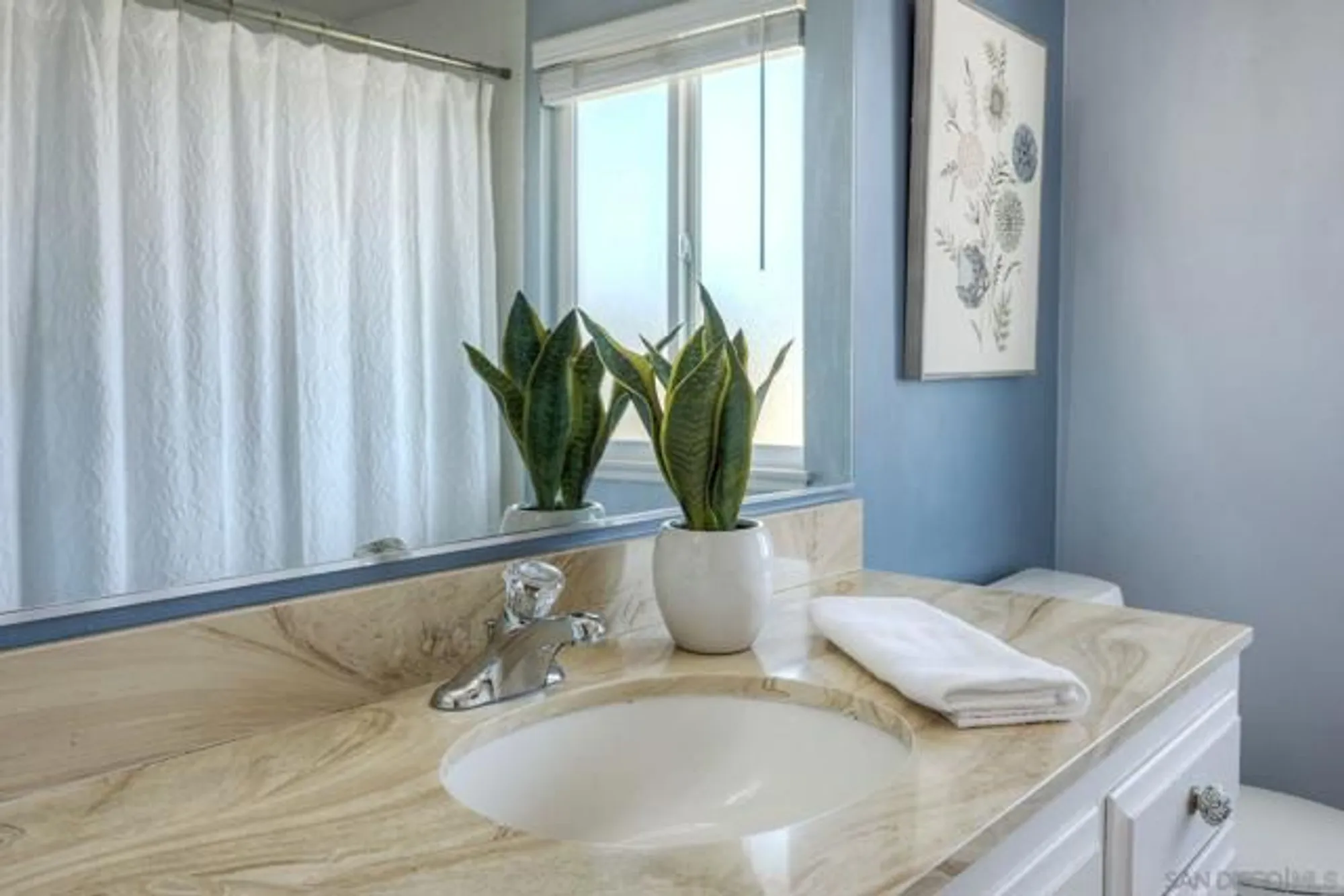 Property Slideshow image 17 of 34 | 12528 niego ln, San Diego, CA, 92128