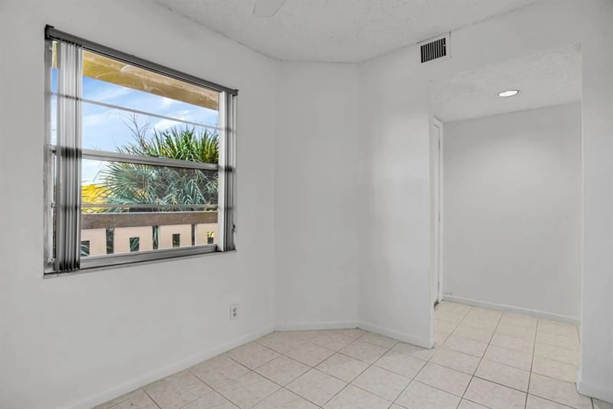 Property Slideshow image 8 of 35 | 1801 eleuthera pt g3, Coconut Creek, FL, 33066