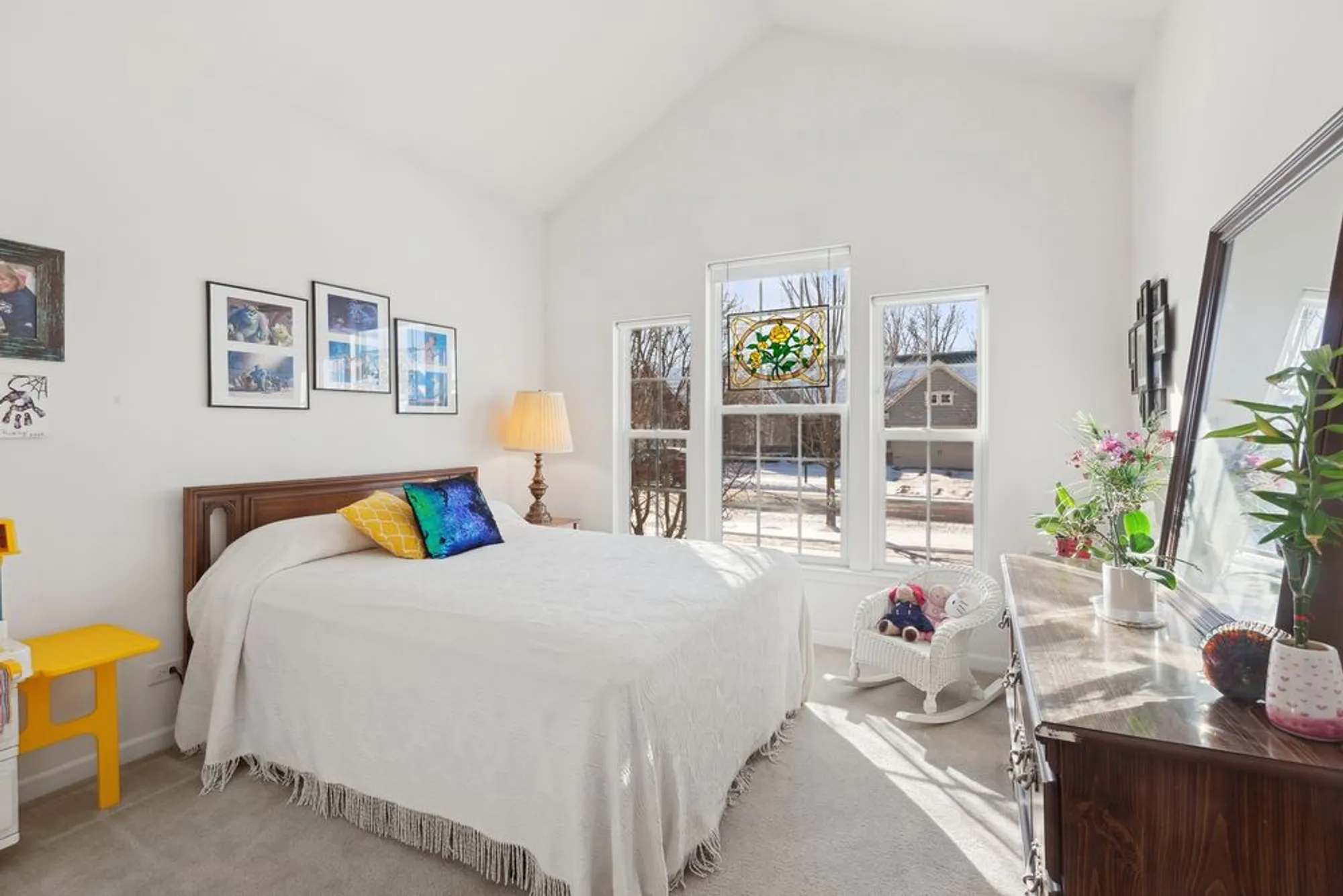 Property Slideshow image 14 of 18 | 1616 colchester ln, Aurora, IL, 60505