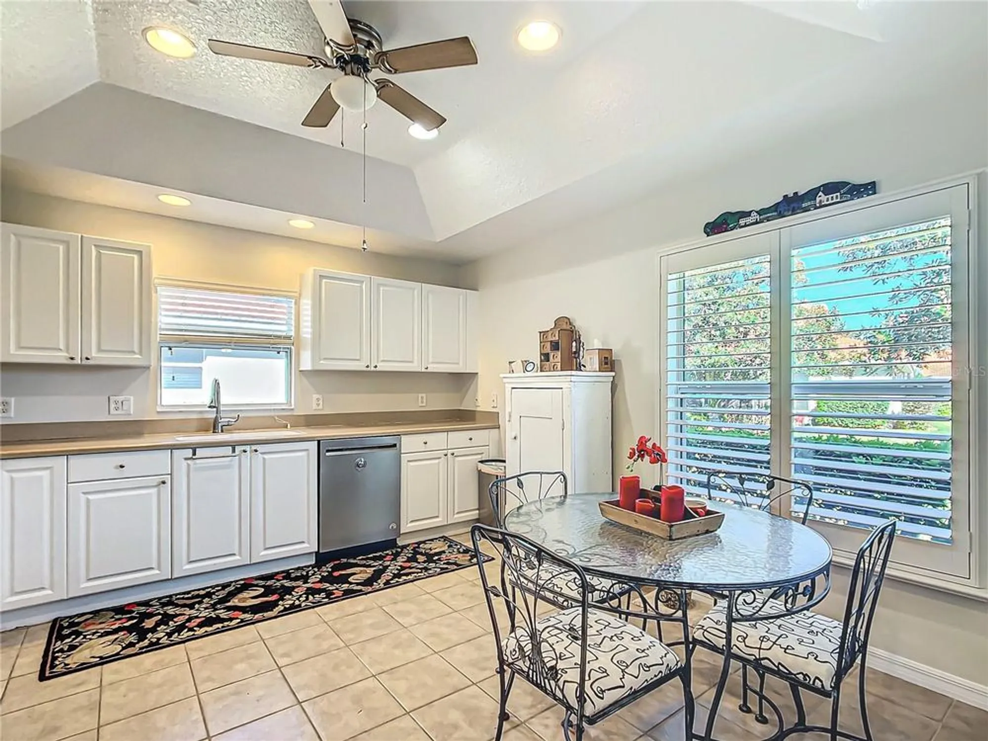 Property Slideshow image 11 of 38 | 10156 mainsail dr, Oxford, FL, 34484