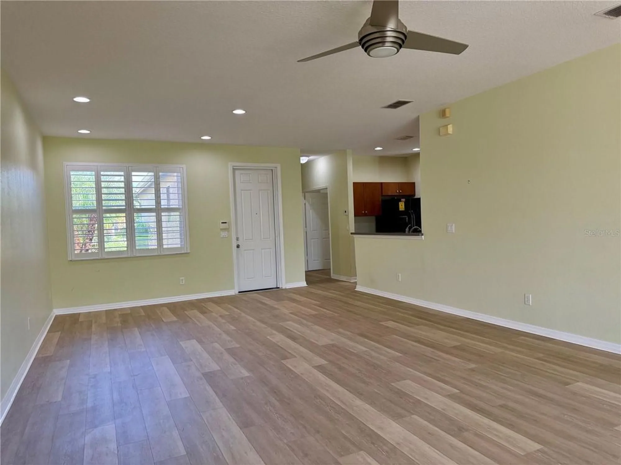 Property Slideshow image 8 of 18 | 15858 aurora lake cir, Wimauma, FL, 33598