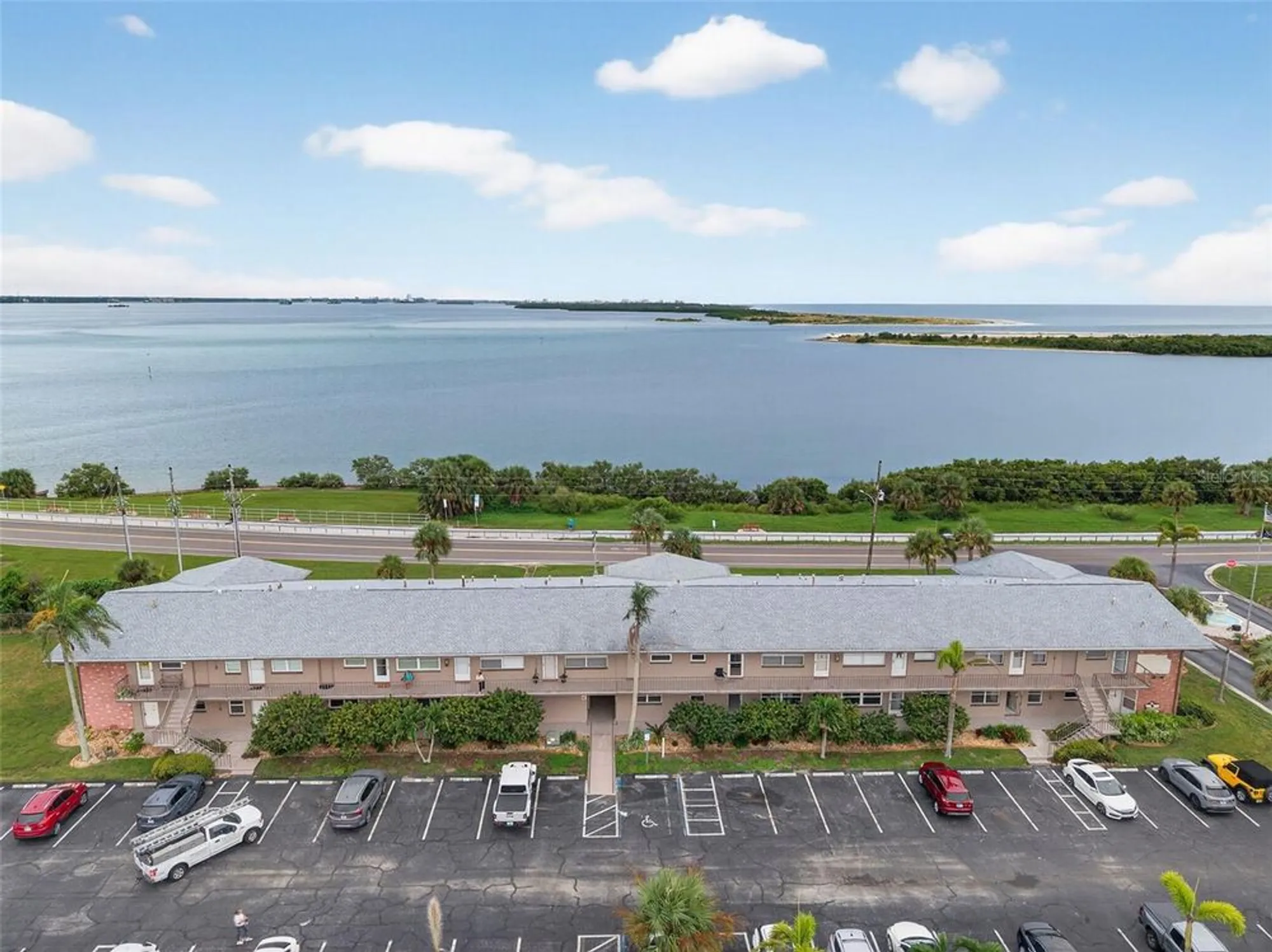 Property Slideshow image 1 of 44 | 2 causeway blvd 101, Dunedin, FL, 34698