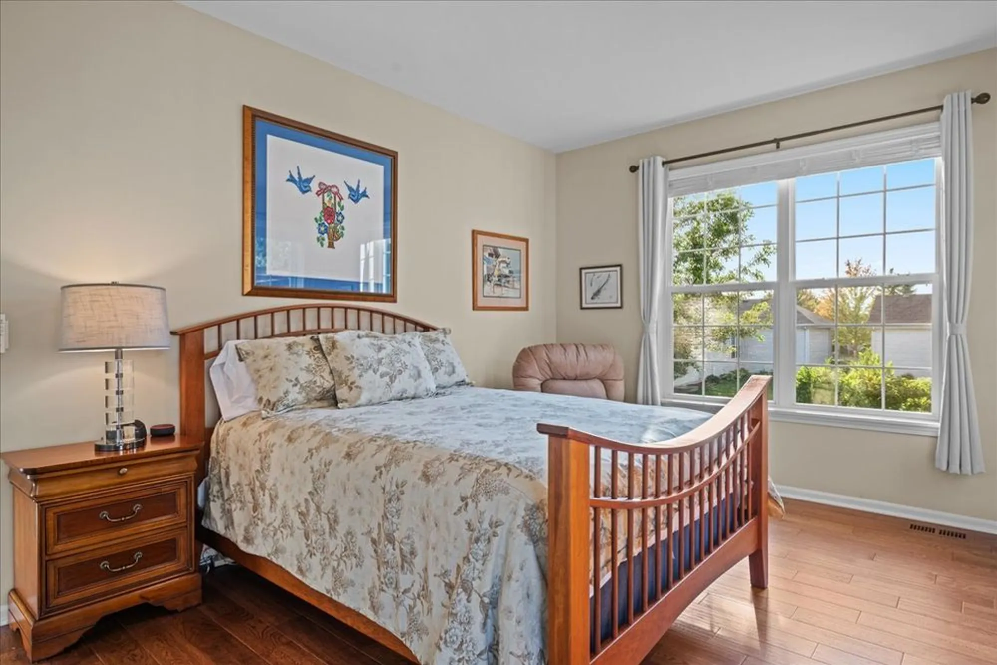 Property Slideshow image 18 of 30 | 1148 drury ln, Aurora, IL, 60502