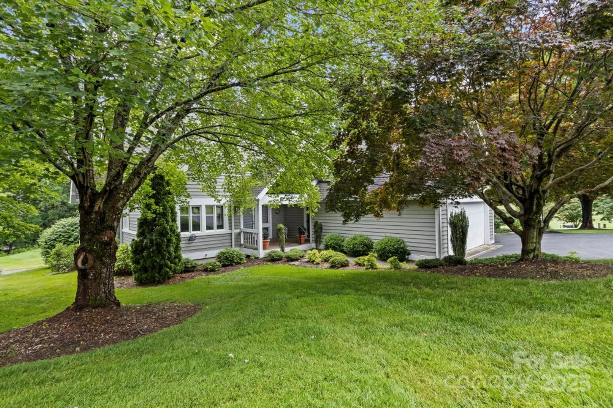 Property Slideshow image 1 of 37 | 104 overlook dr, Flat Rock, NC, 28731