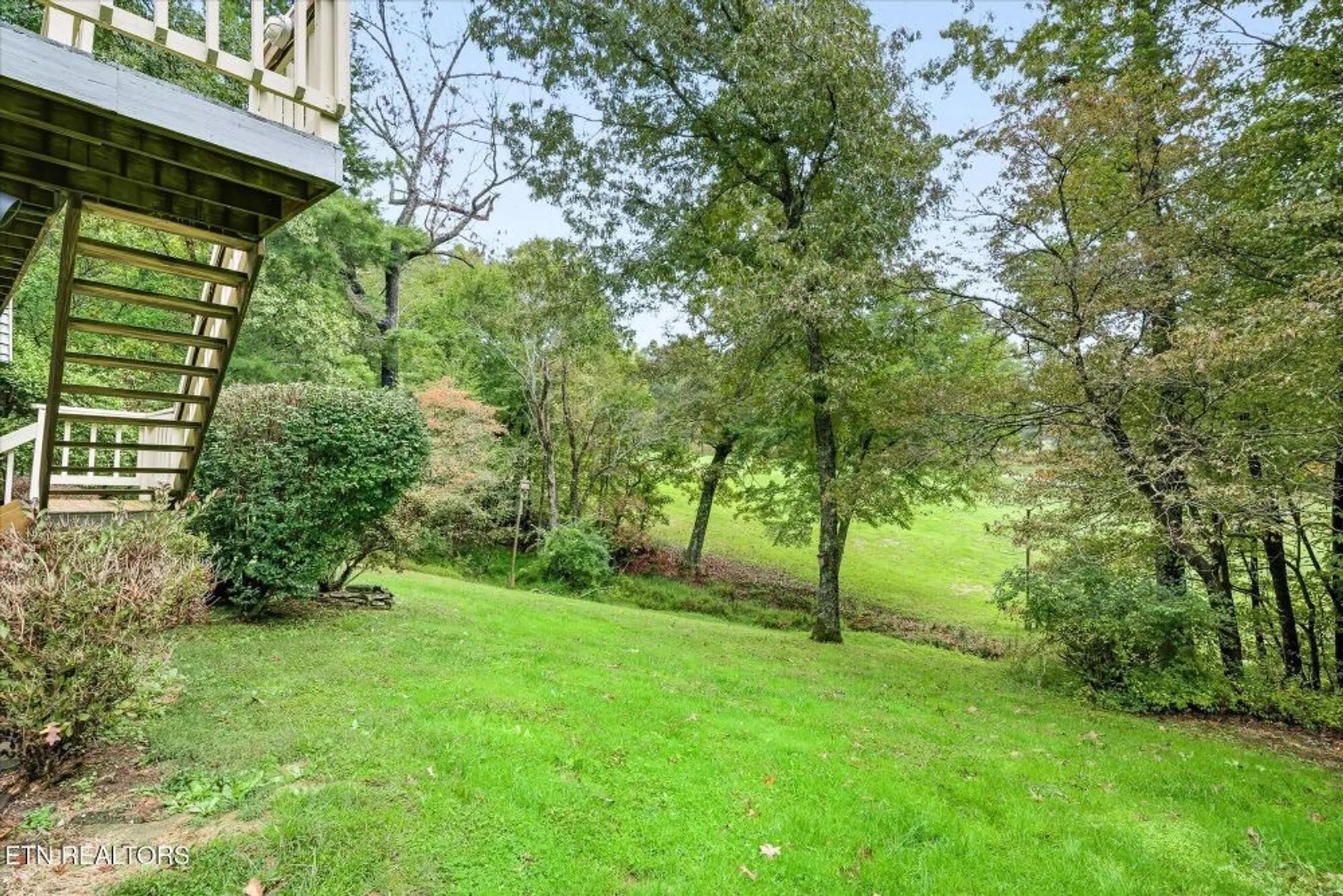 Property Slideshow image 35 of 44 | 34 beachwood ln, Crossville, TN, 38558