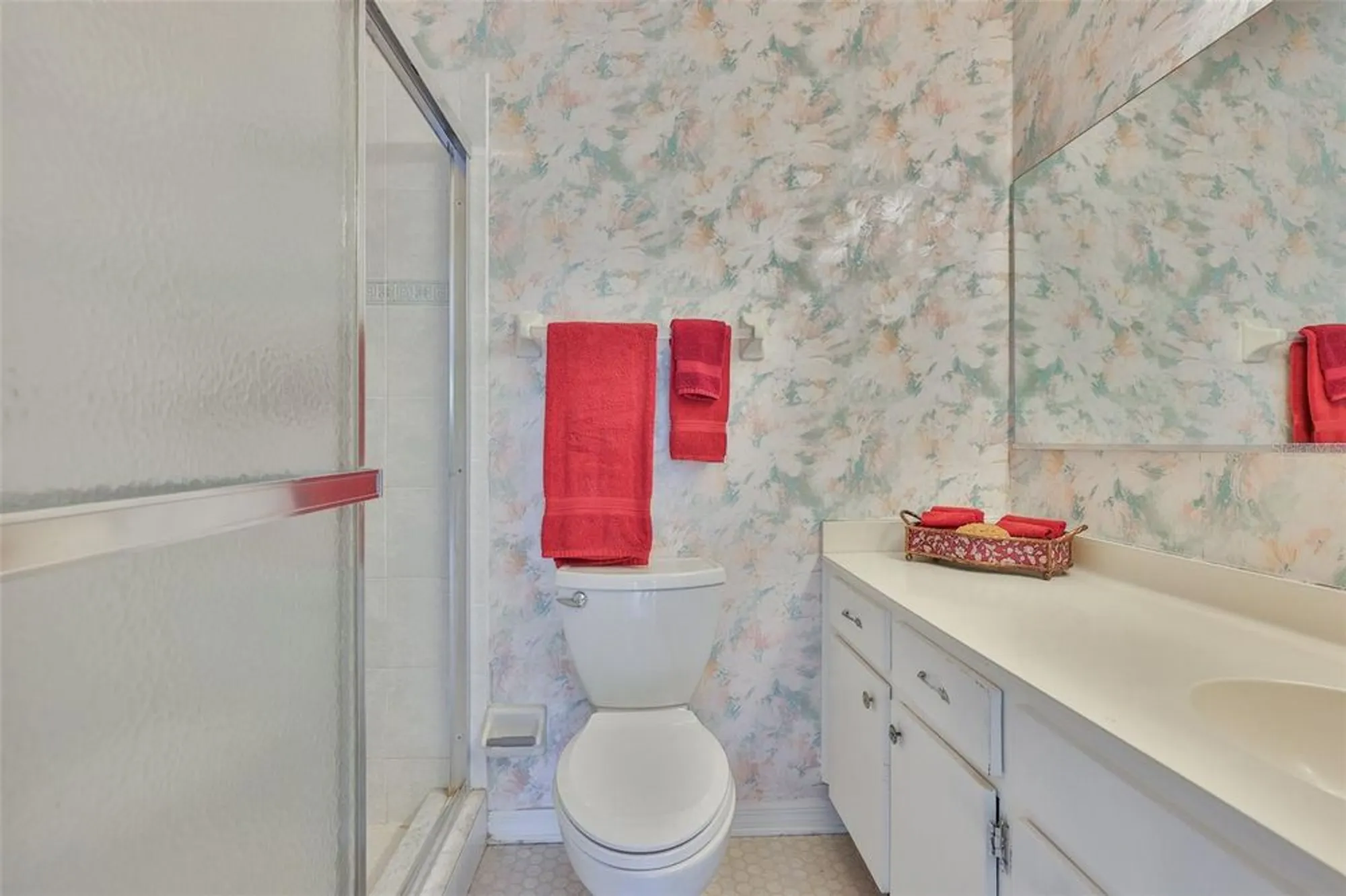 Property Slideshow image 26 of 45 | 2026 hawkhurst cir, Sun City Center, FL, 33573