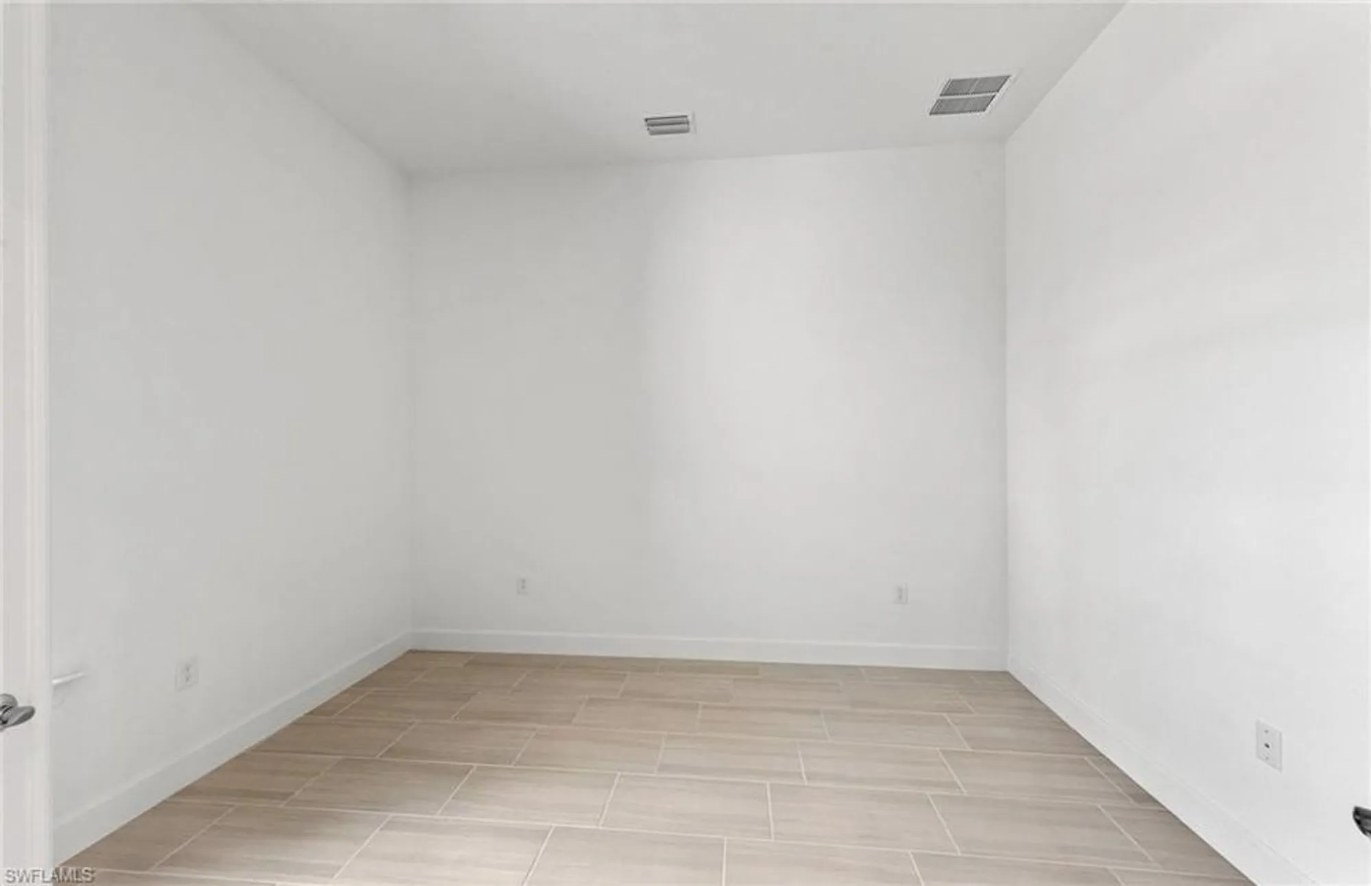 Property Slideshow image 12 of 25 | 20024 nickel trl, Alva, FL, 33920