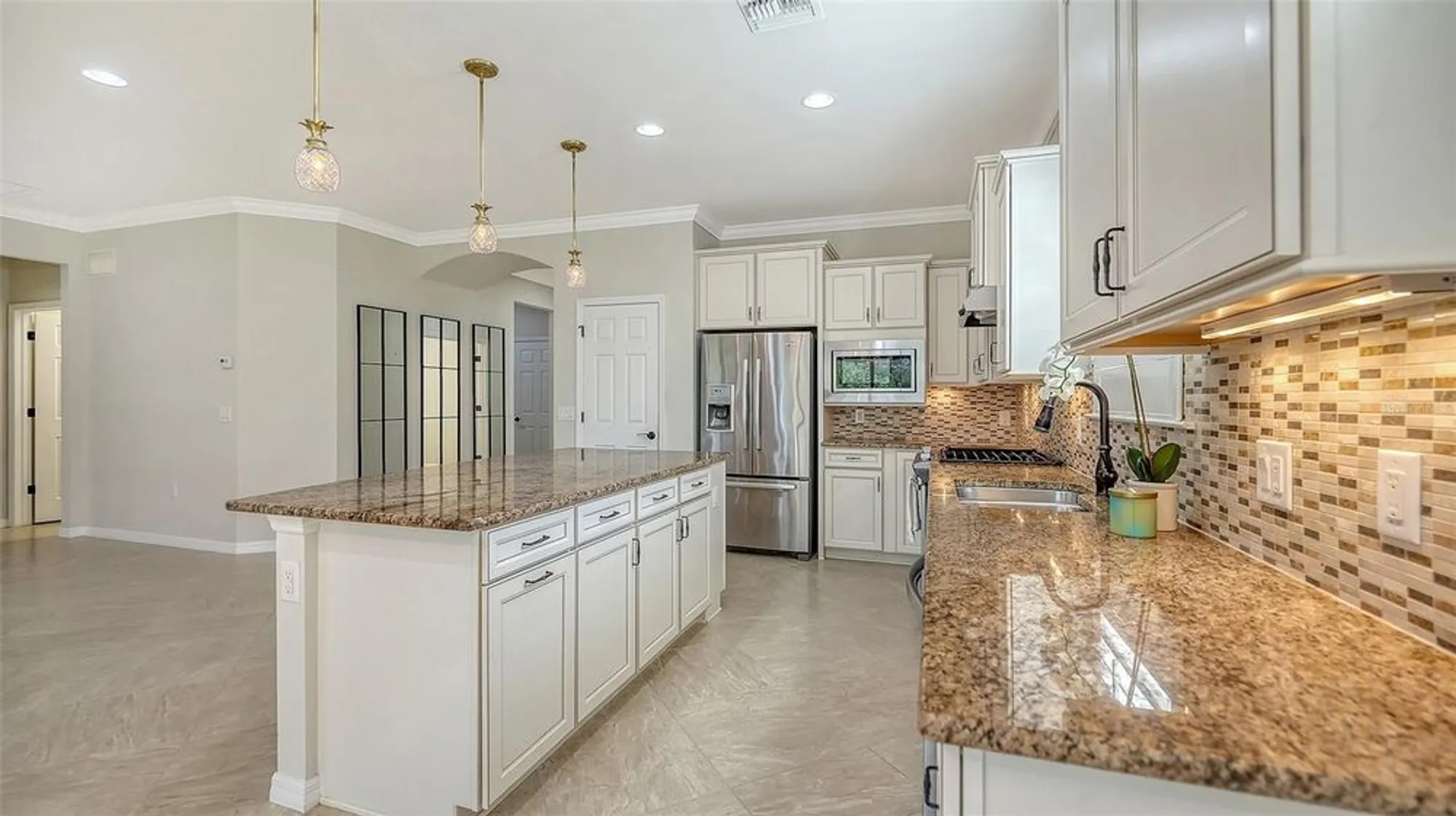 Property Slideshow image 13 of 64 | 5934 caspian tern dr, Sarasota, FL, 34238