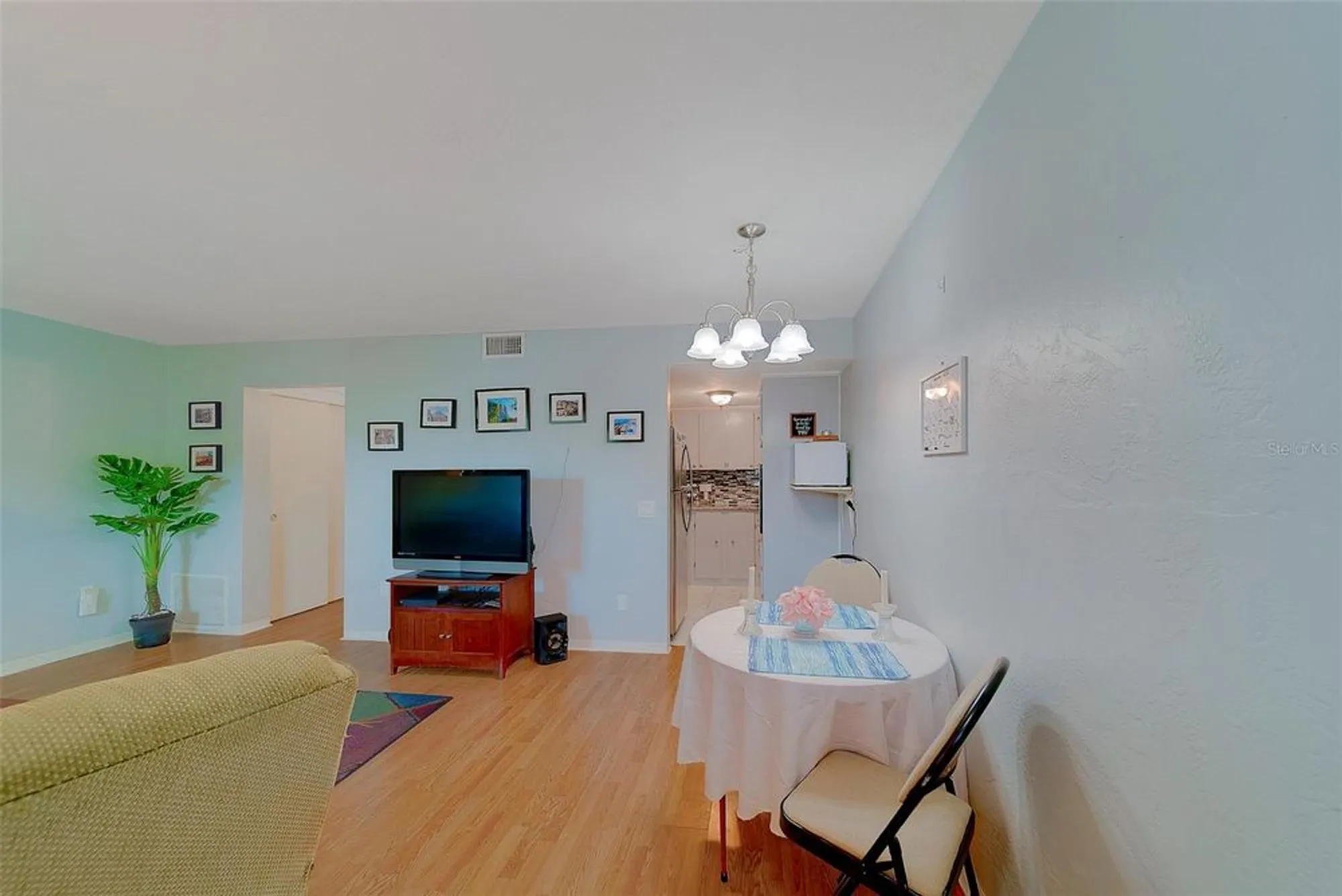 Property Slideshow image 9 of 55 | 2433 brazilia dr apt 5, Clearwater, FL, 33763