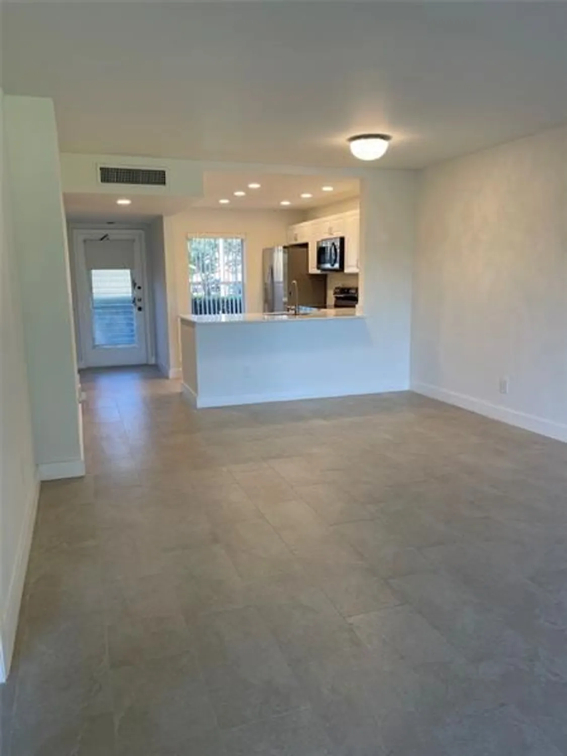 Property Slideshow image 11 of 27 | 5890 nw 64th ave apt 103, Fort Lauderdale, FL, 33319
