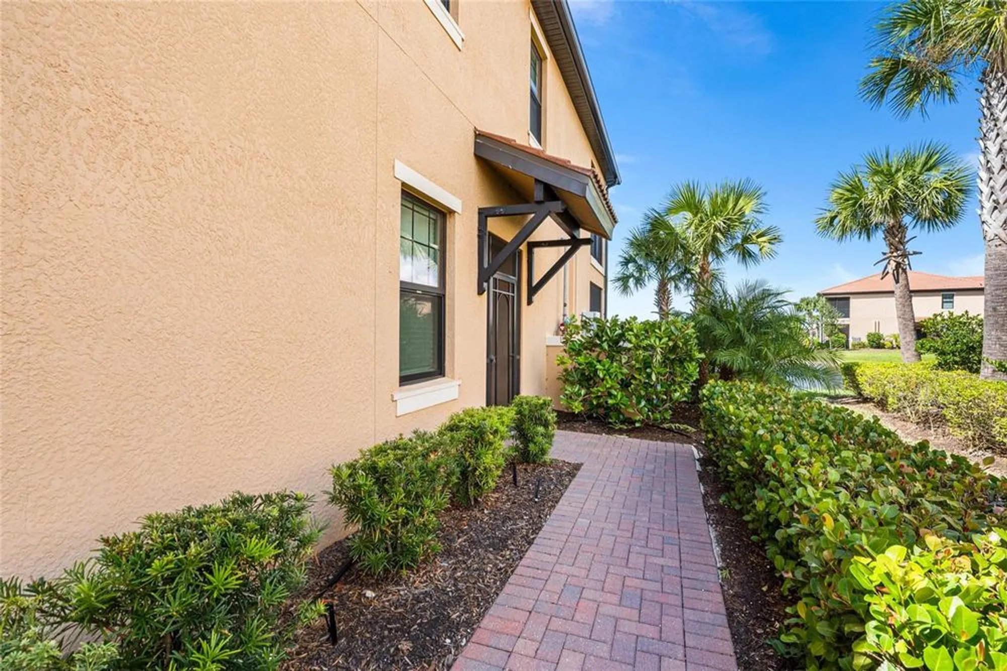 Property Slideshow image 3 of 74 | 10038 crooked creek dr unit 103, Venice, FL, 34293