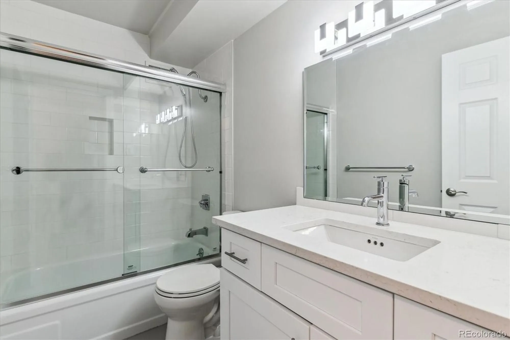 Property Slideshow image 13 of 38 | 695 s alton way 5a, Denver, CO, 80247