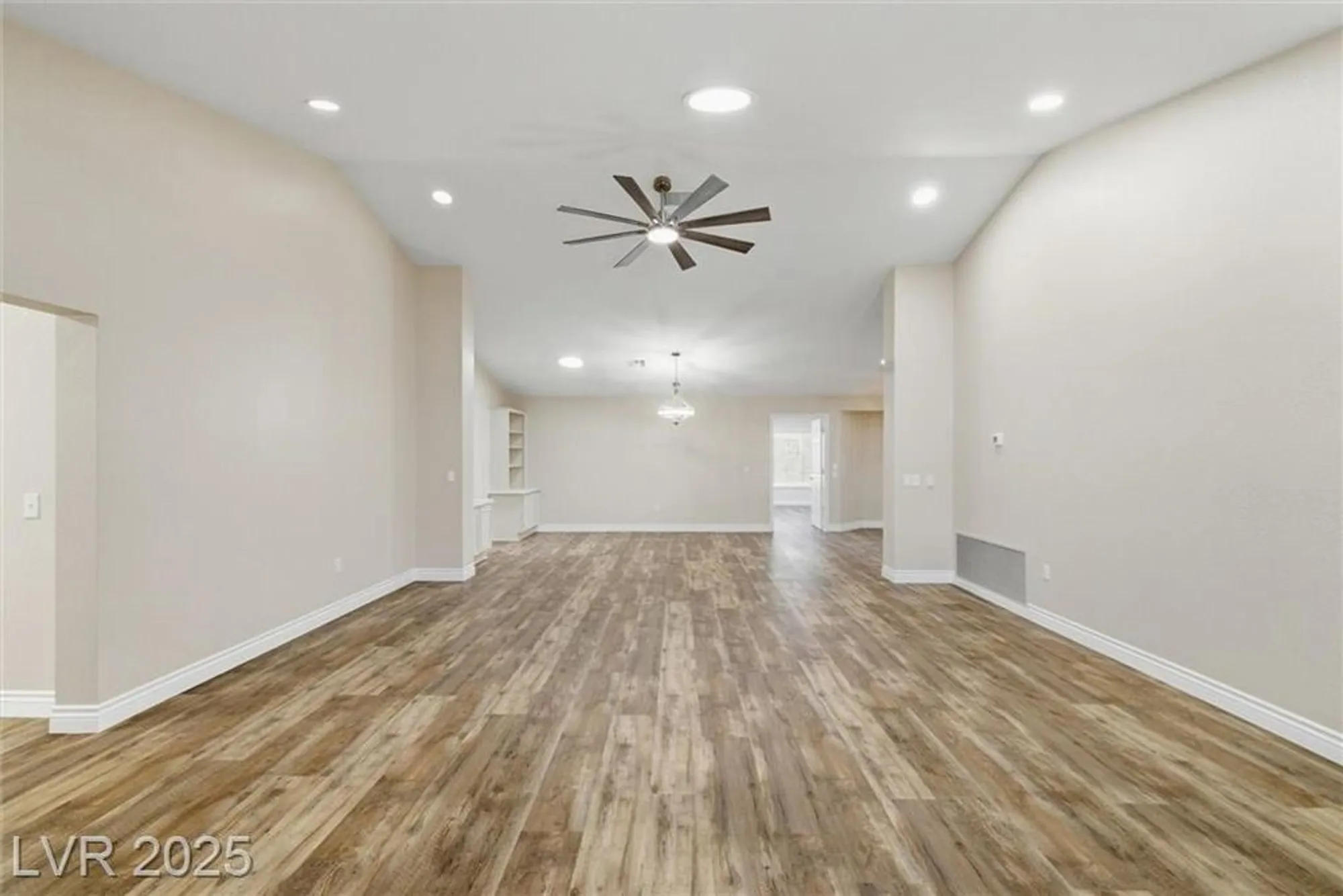 Property Slideshow image 13 of 66 | 3001 merimar dr, Las Vegas, NV, 89134