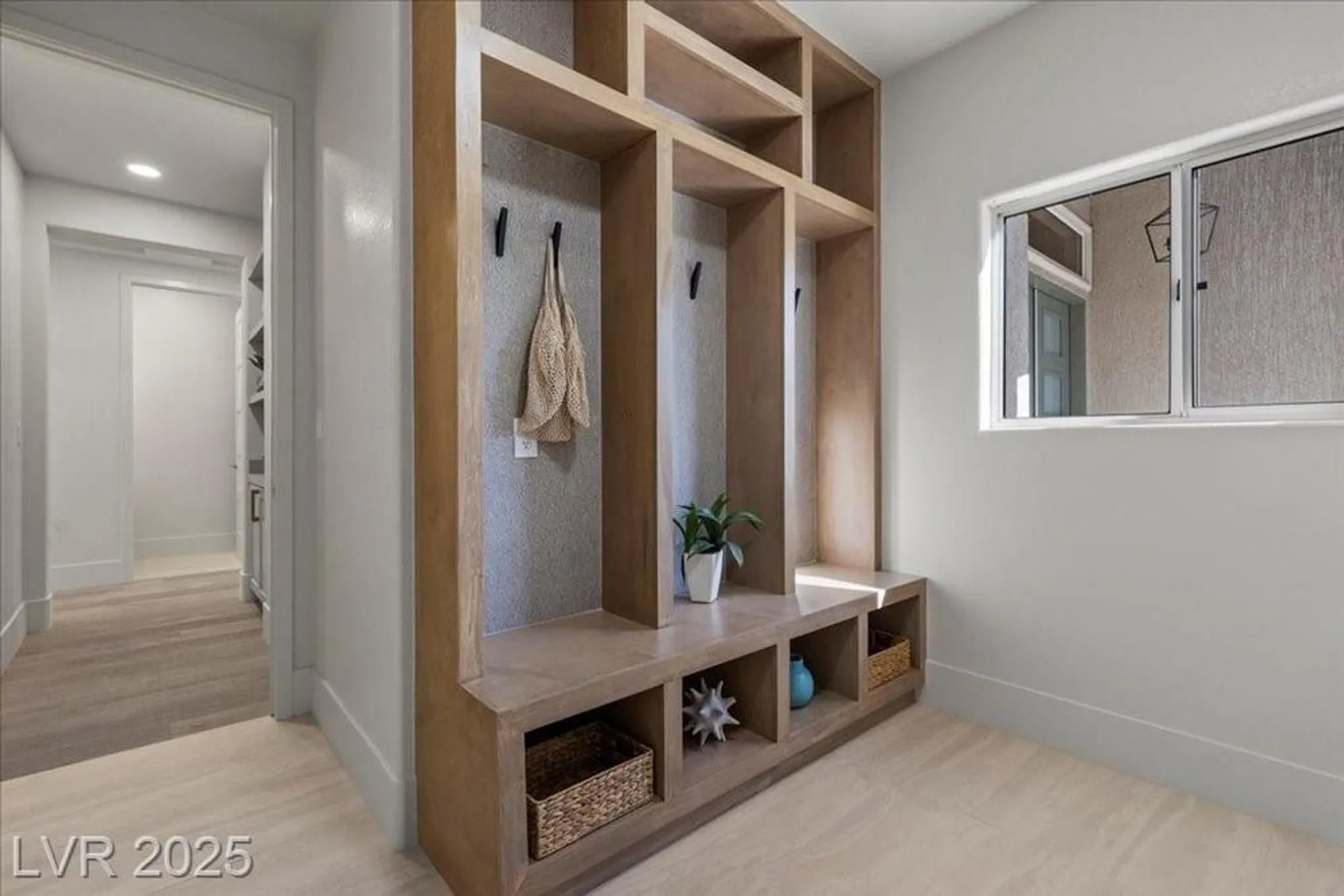 Property Slideshow image 43 of 78 | 2508 faiss dr, Las Vegas, NV, 89134