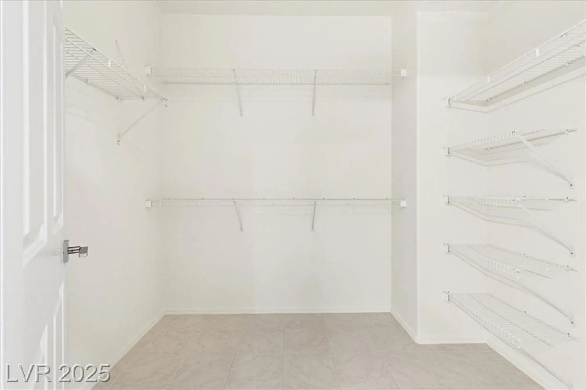 Property Slideshow image 34 of 43 | 2404 spring water dr, Las Vegas, NV, 89134