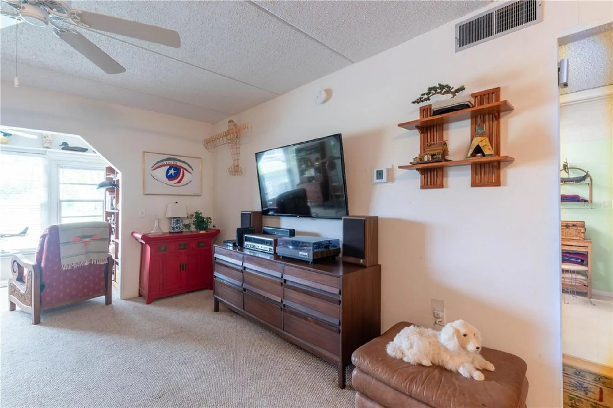 Property Slideshow image 9 of 19 | 821 patricia ave 103, Dunedin, FL, 34698