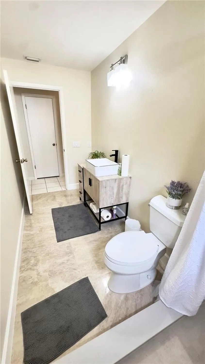 Property Slideshow image 44 of 85 | 918 dundee cir, Leesburg, FL, 34788