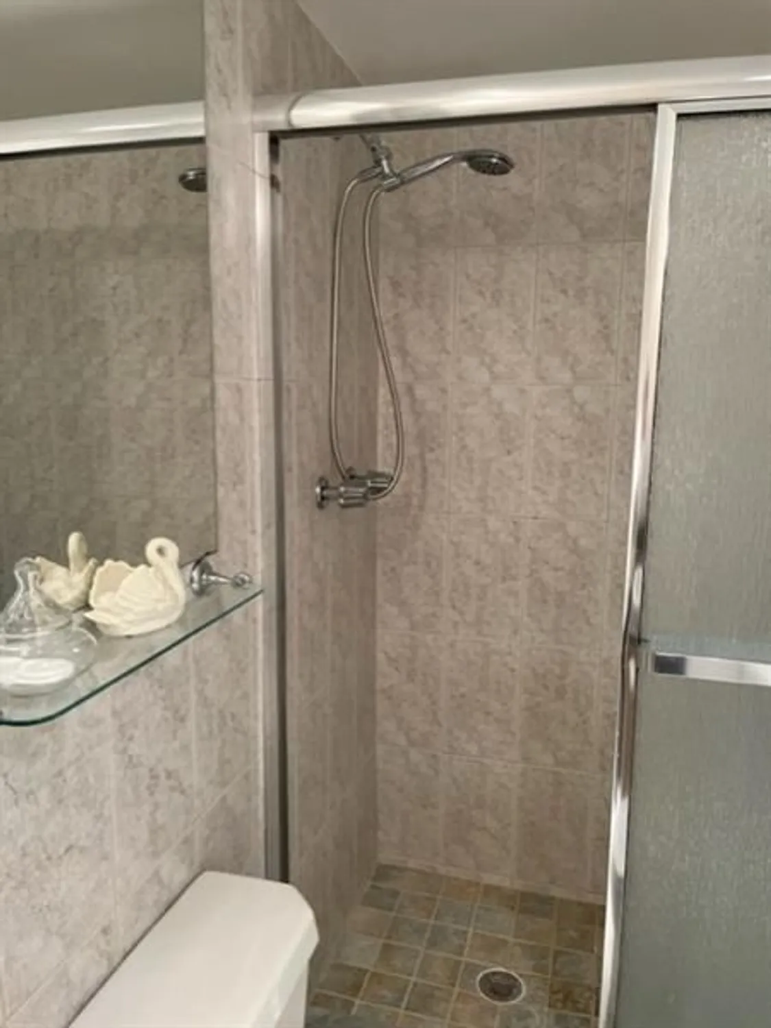 Property Slideshow image 13 of 22 | 315 se 11th ter 203, Dania Beach, FL, 33004