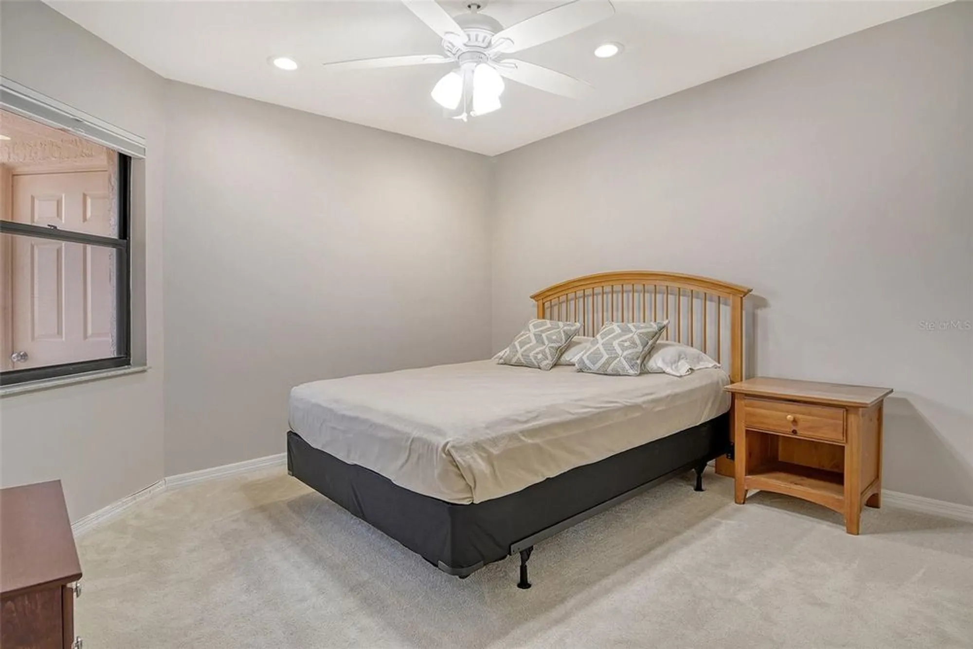 Property Slideshow image 26 of 38 | 6261 timber lake dr f6, Sarasota, FL, 34243