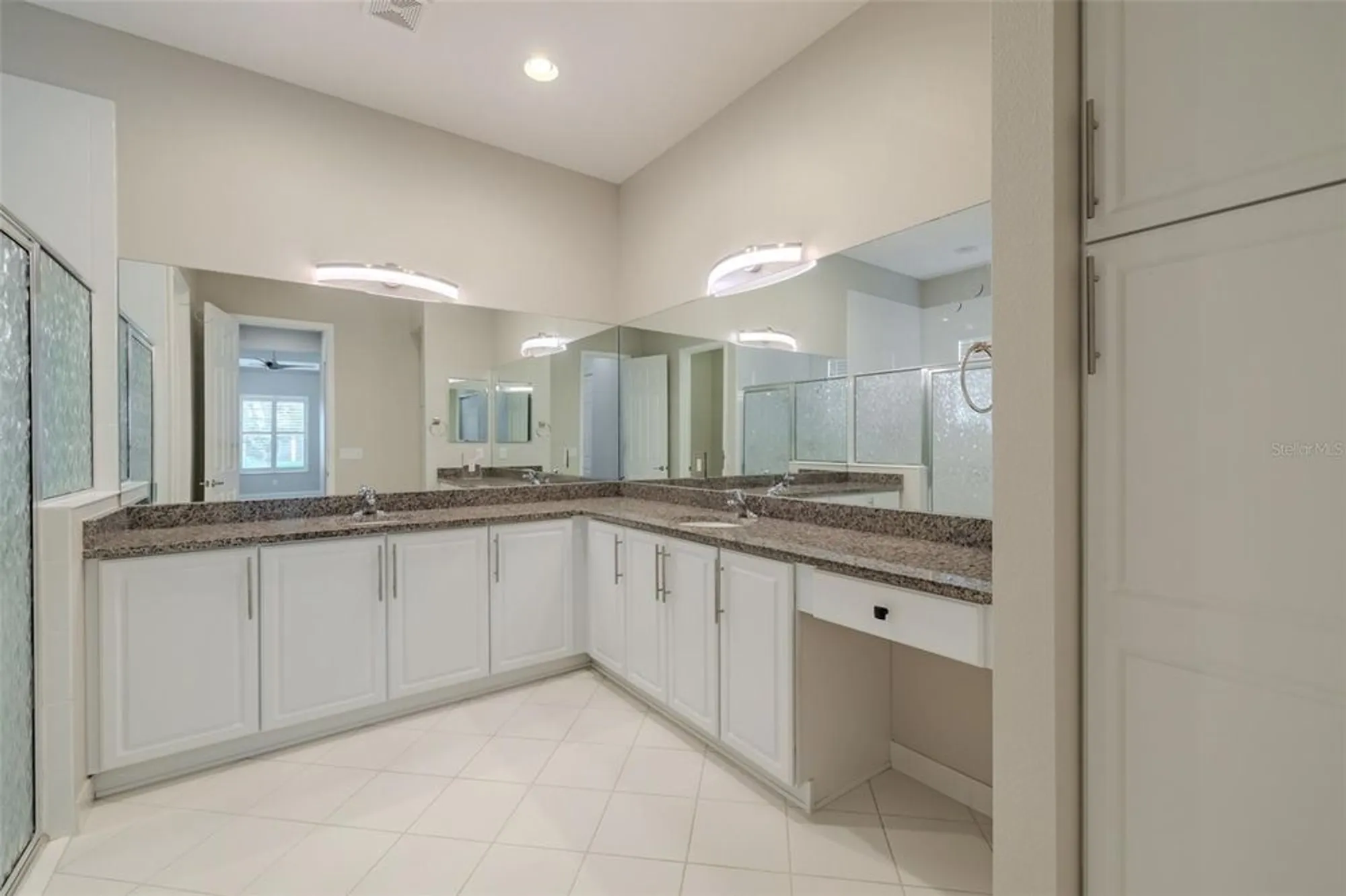 Property Slideshow image 44 of 100 | 16106 cedar key dr, Wimauma, FL, 33598