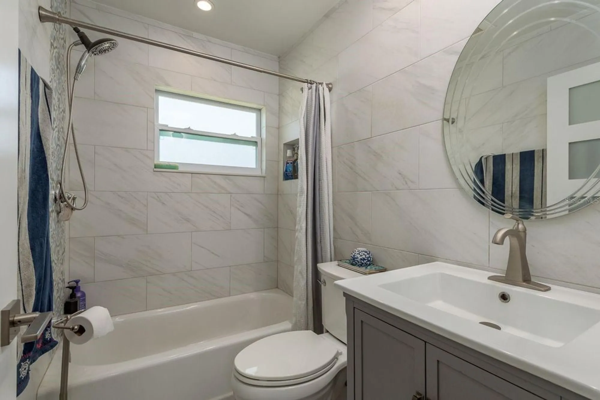 Property Slideshow image 14 of 18 | 1250 s pinellas ave apt 214, Tarpon Springs, FL, 34689