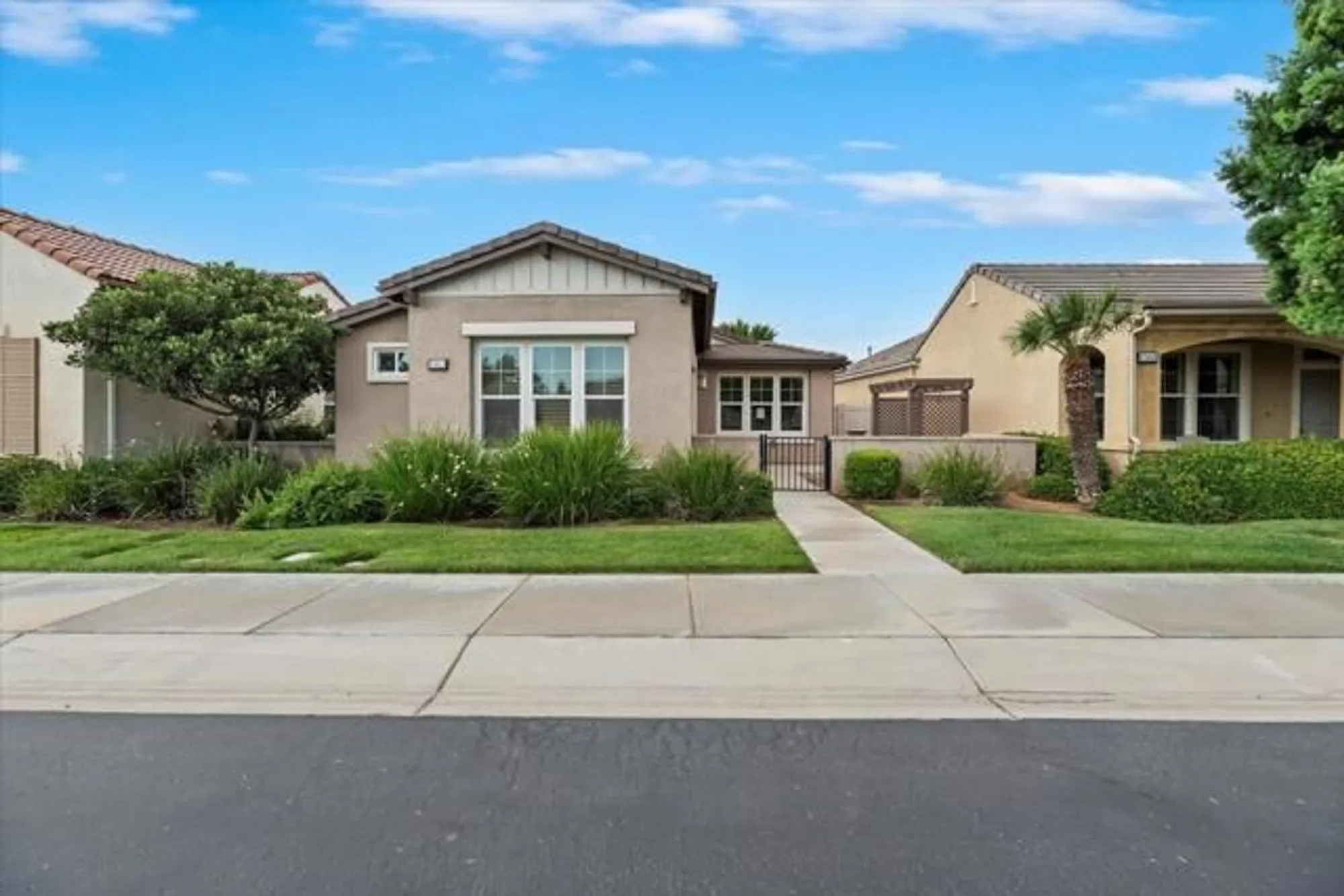 Property Slideshow image 4 of 44 | 1563 quiet crk, Beaumont, CA, 92223