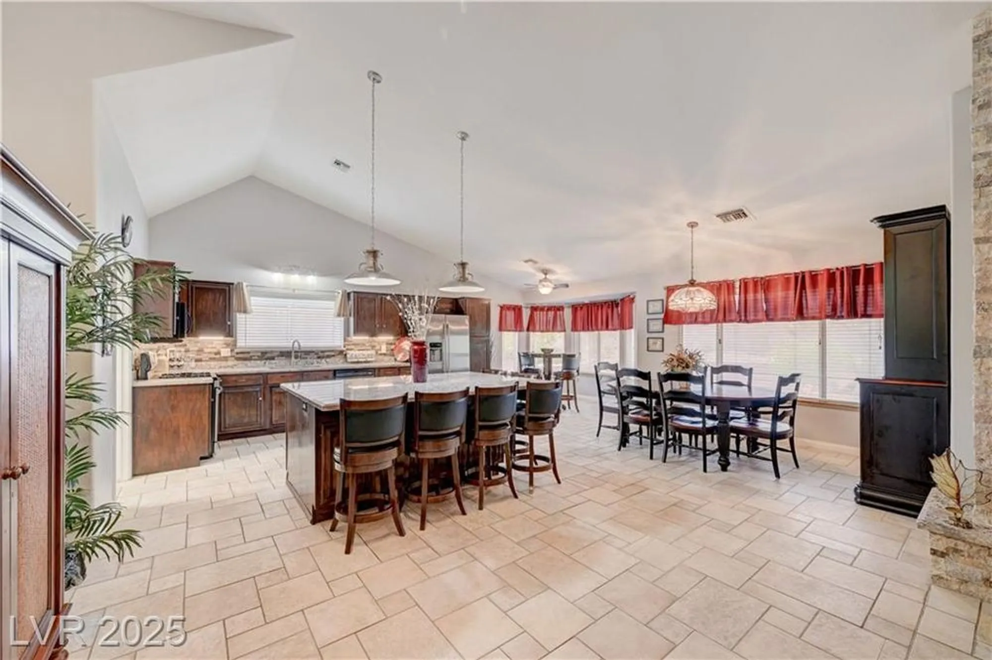 Property Slideshow image 17 of 69 | 3033 merimar dr, Las Vegas, NV, 89134