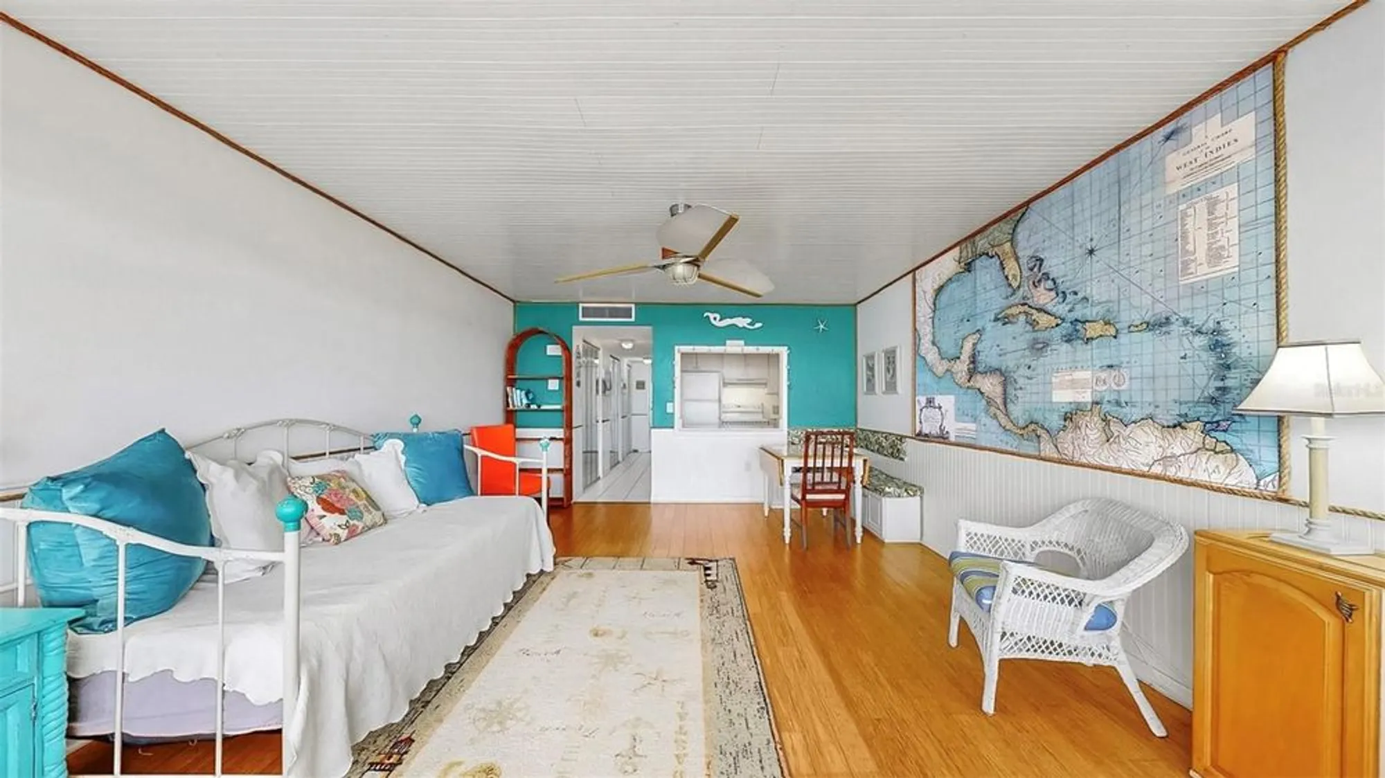 Property Slideshow image 33 of 46 | 4550 cove cir apt 605, Saint Petersburg, FL, 33708