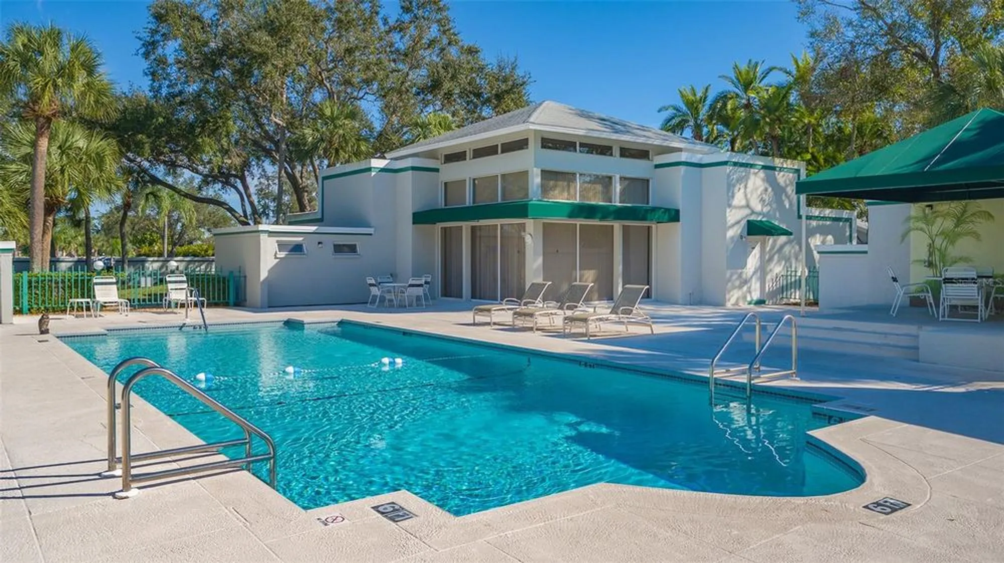 Property Slideshow image 28 of 35 | 5568 country club way, Sarasota, FL, 34243