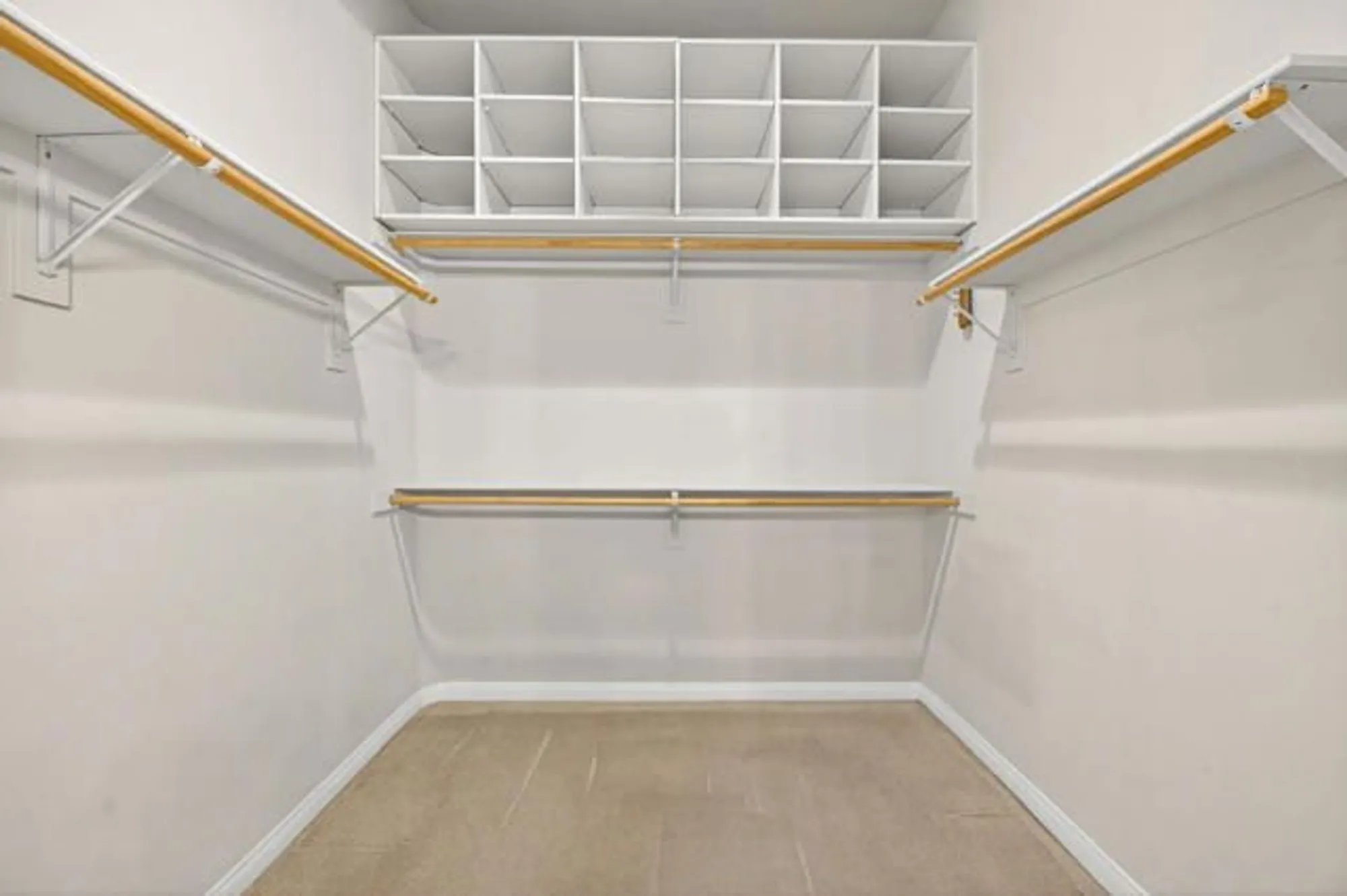 Property Slideshow image 28 of 69 | 81073 avenida tres lagunas, Indio, CA, 92203