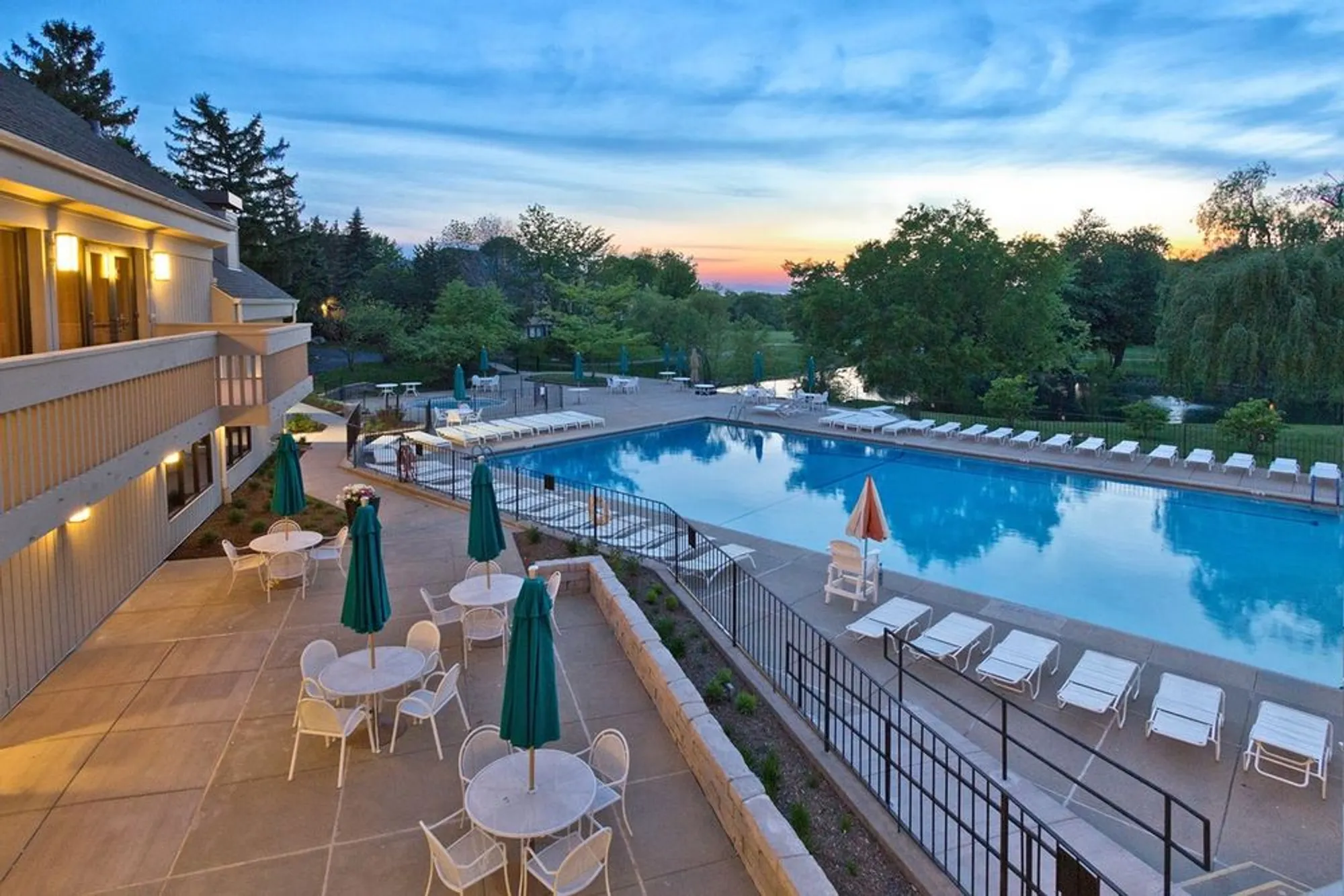 Property Slideshow image 32 of 45 | 33 shoreline rd b, Lake Barrington, IL, 60010