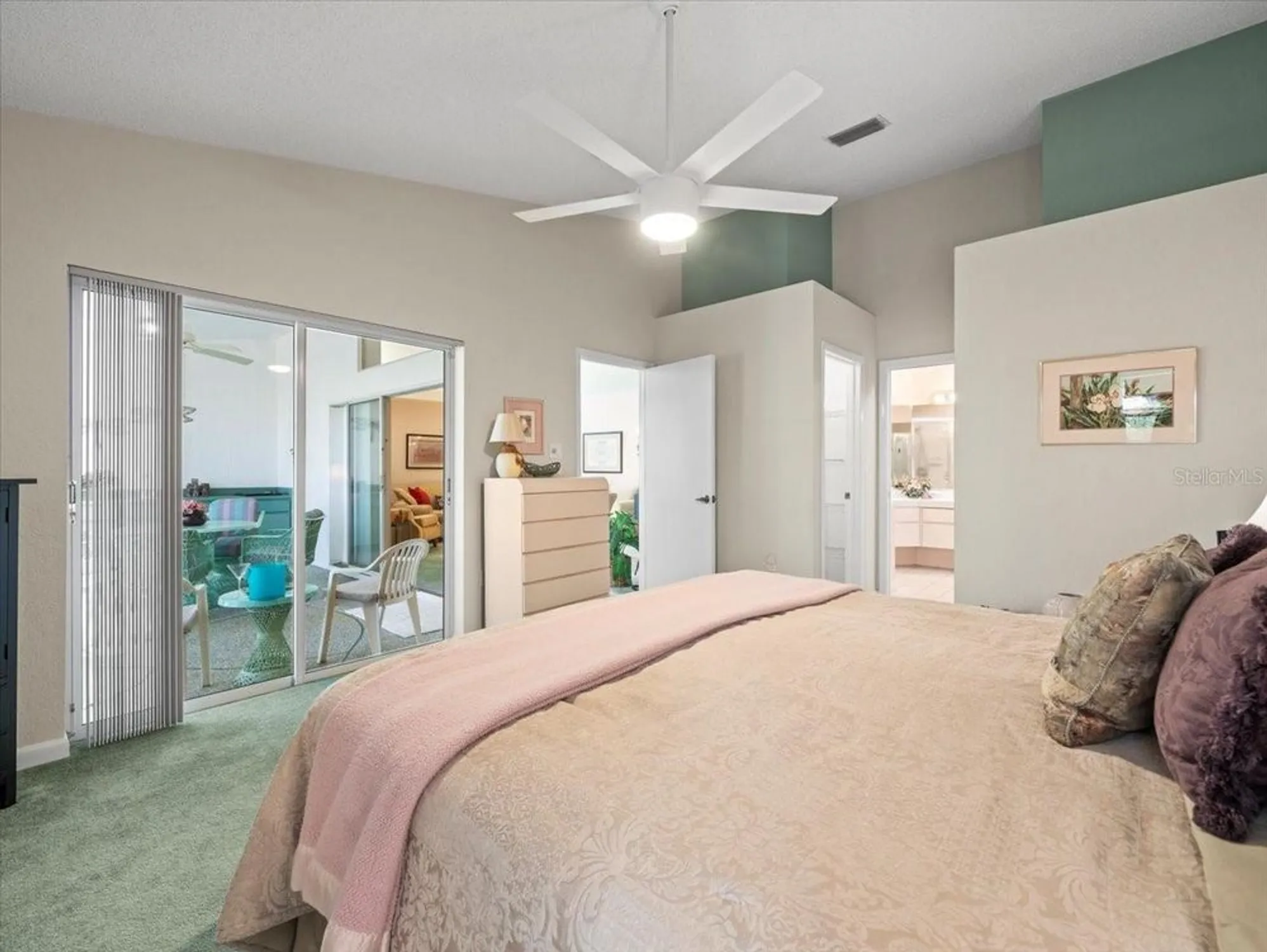 Property Slideshow image 30 of 58 | 9355 french quarters cir, Weeki Wachee, FL, 34613