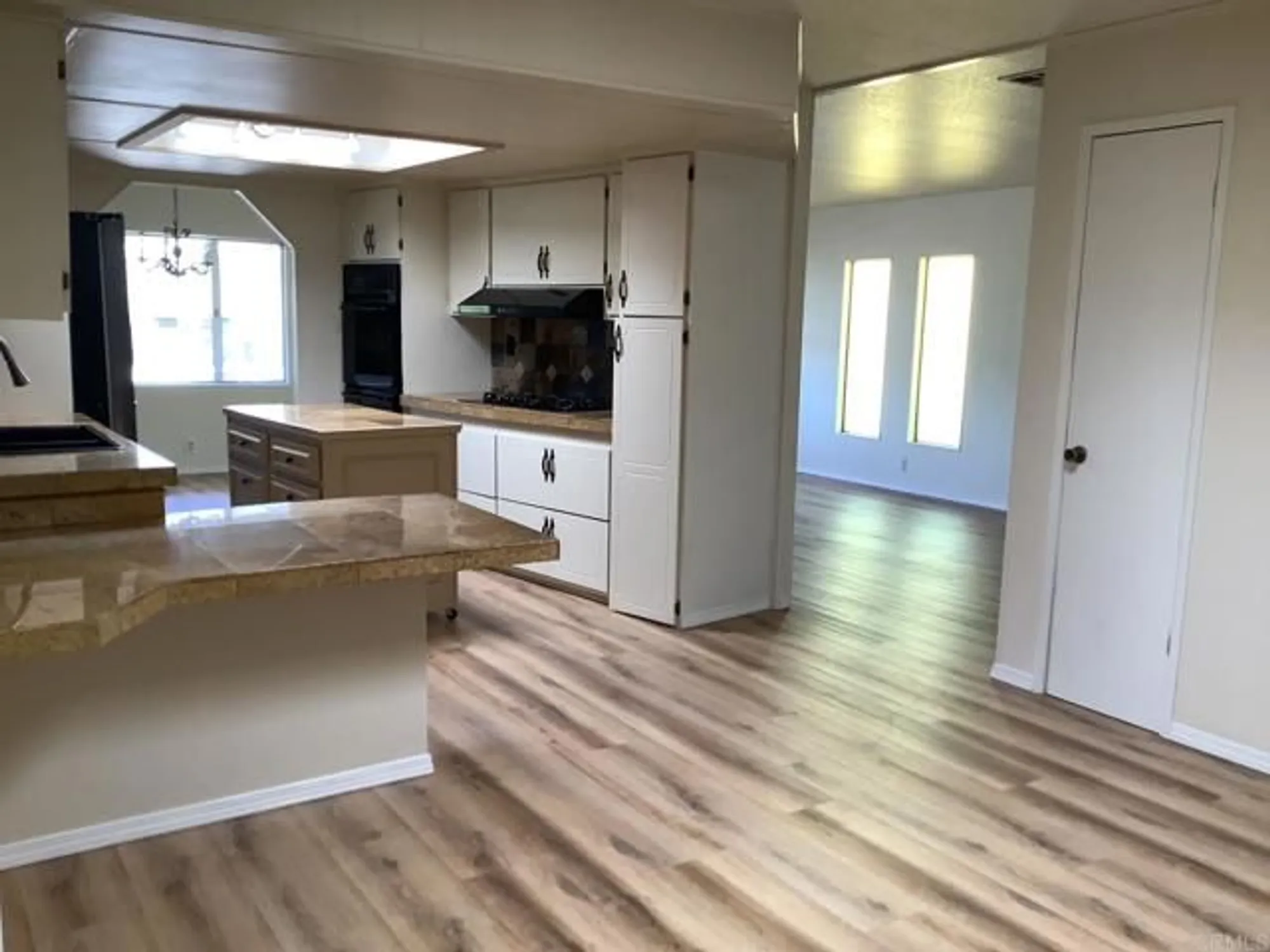 Property Slideshow image 10 of 28 | 29056 via playa del rey, Murrieta, CA, 92563